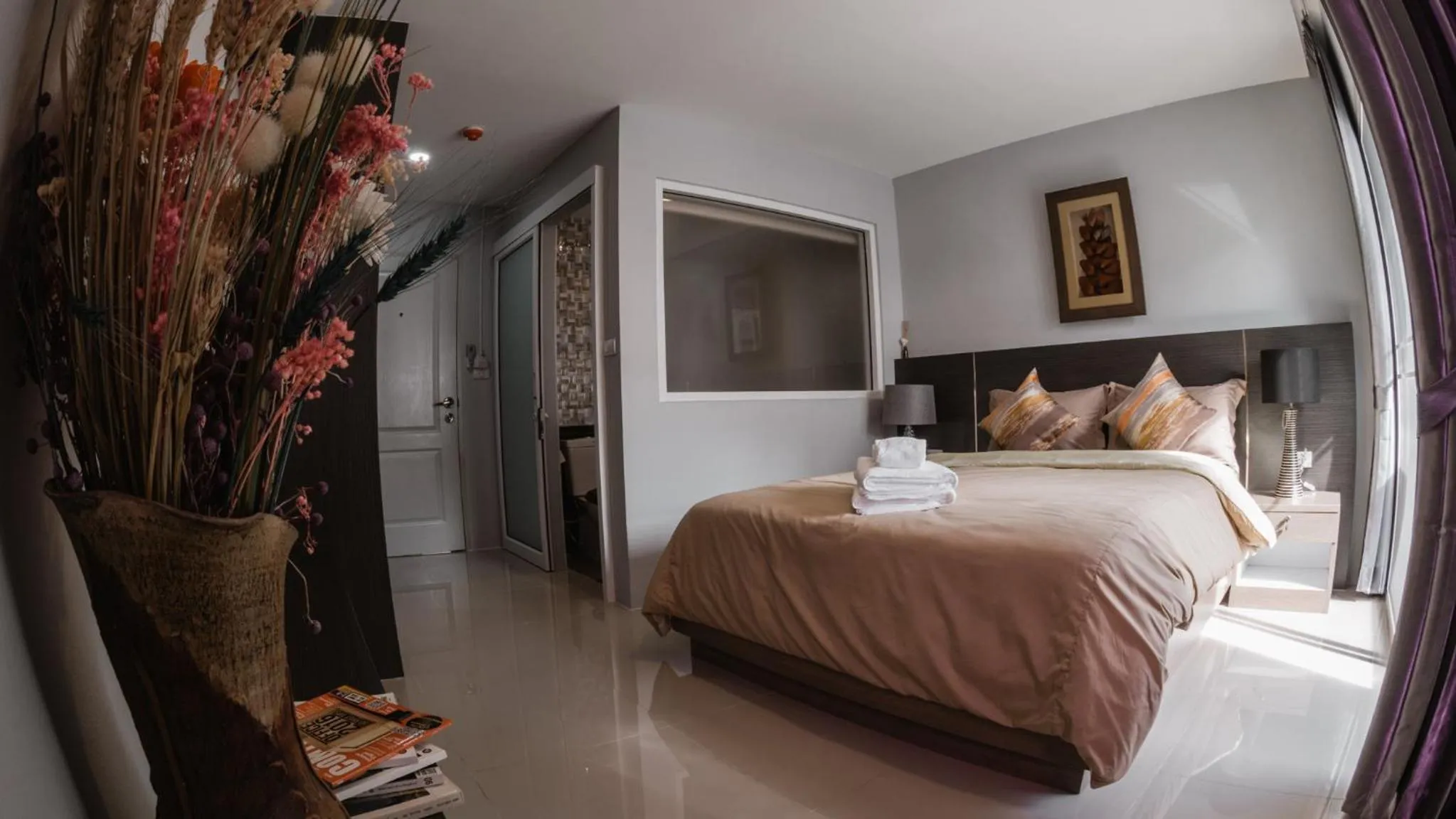 Photo of the whole room, Bed in Step One at Bangkok