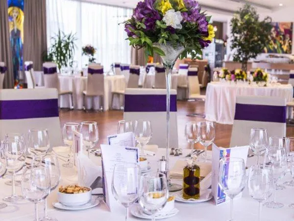 Restaurant/places to eat in Marshal Garden Hotel