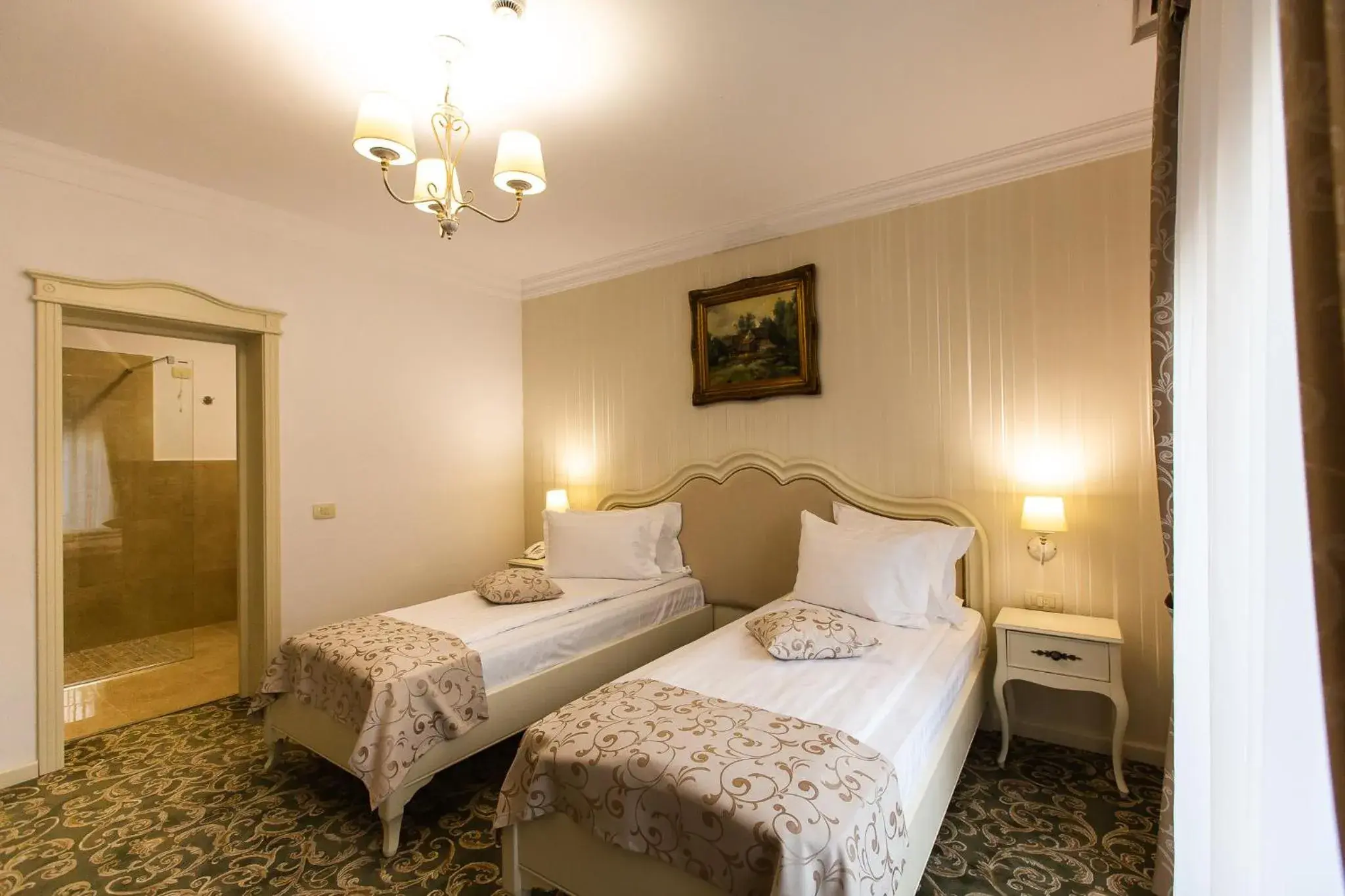 Camera Twin 4* - single occupancy in Ave, Alba! Camera Twin 4* - single occupancy in Ave, Alba!