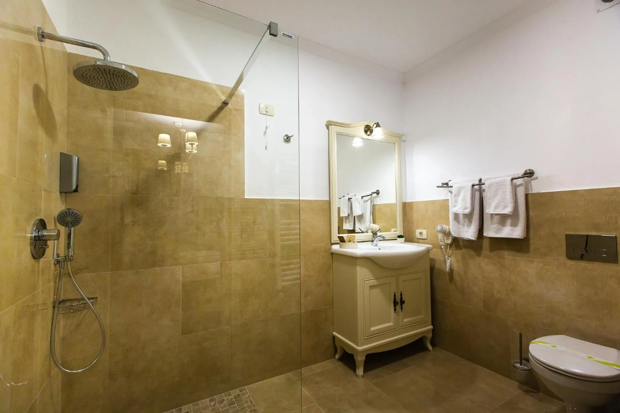 Bathroom in Ave, Alba!