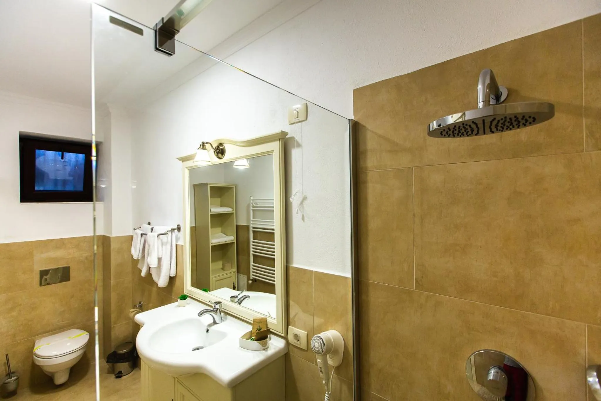 Bathroom in Ave, Alba!