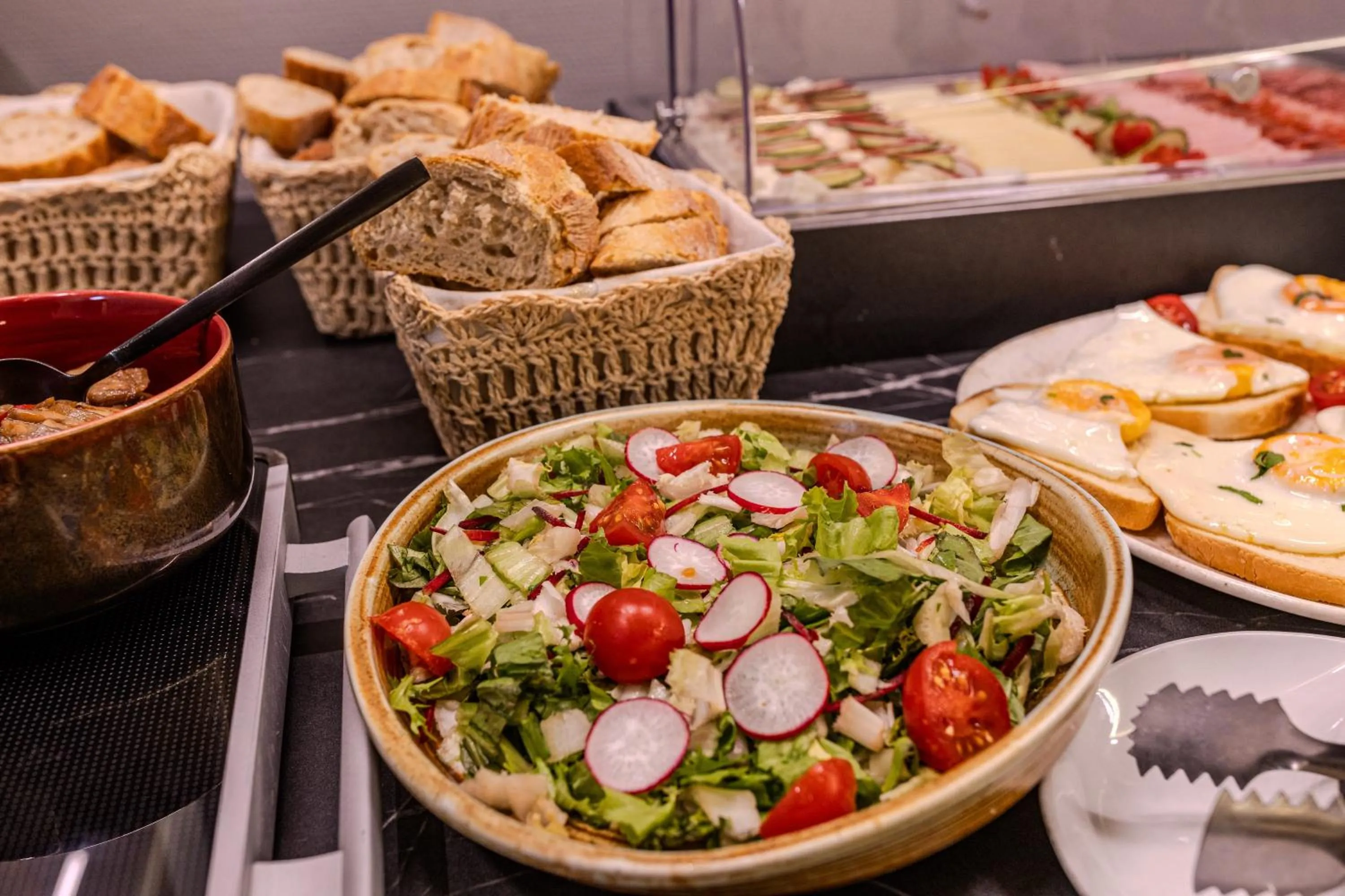 Buffet breakfast in La Maison de Caroline