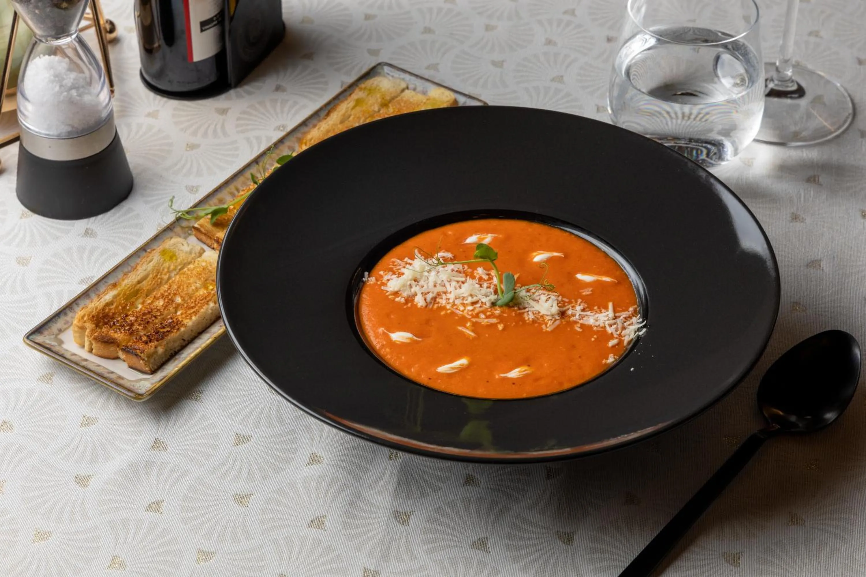 Restaurant/places to eat in La Maison de Caroline