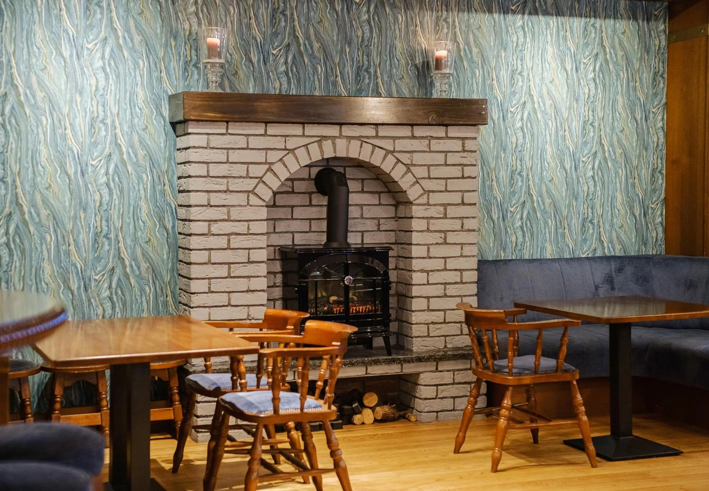 Lounge or bar in Central Hotel Donegal