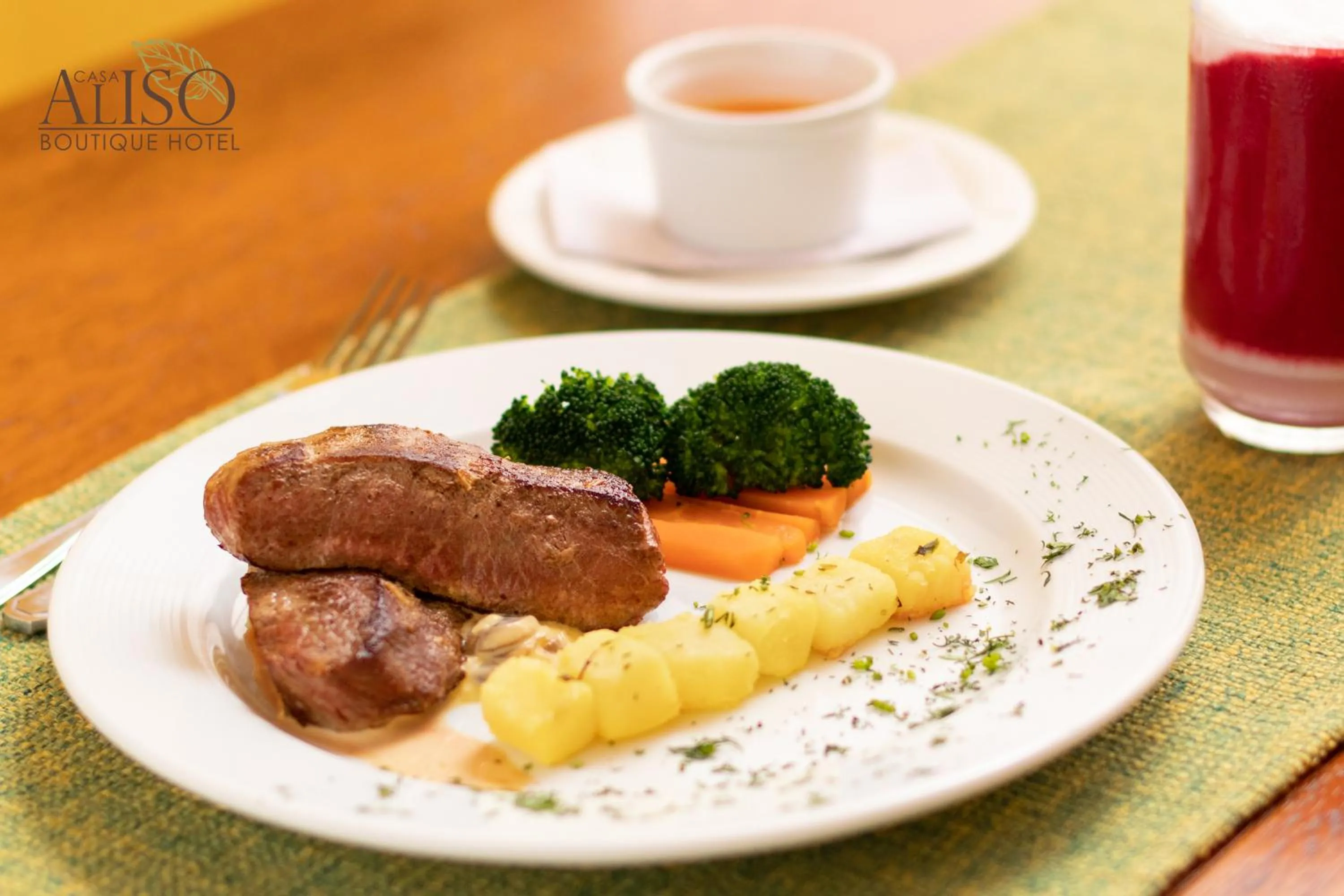 Restaurant/places to eat in Casa Aliso Hotel Boutique