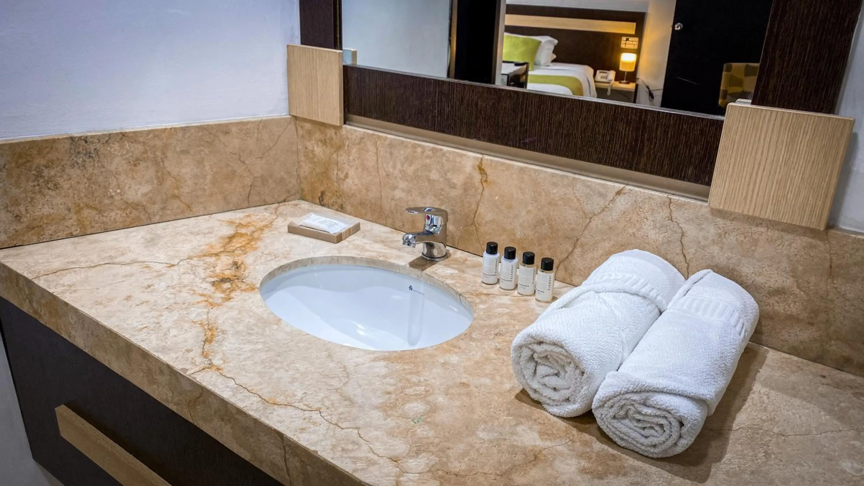 Bathroom in Hotel MC Suites - Confort cerca del Aeropuerto