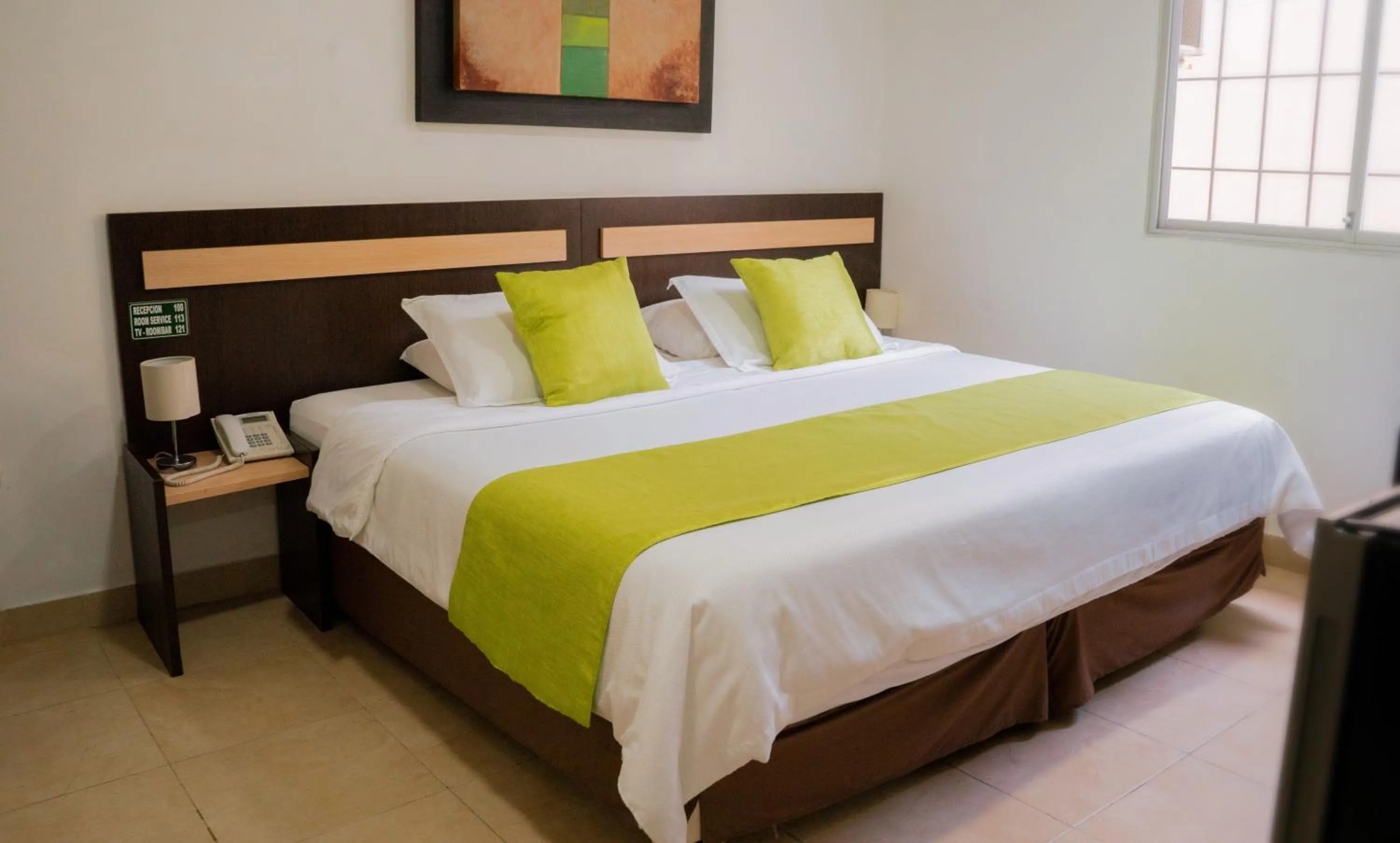 Bed in Hotel MC Suites - Confort cerca del Aeropuerto