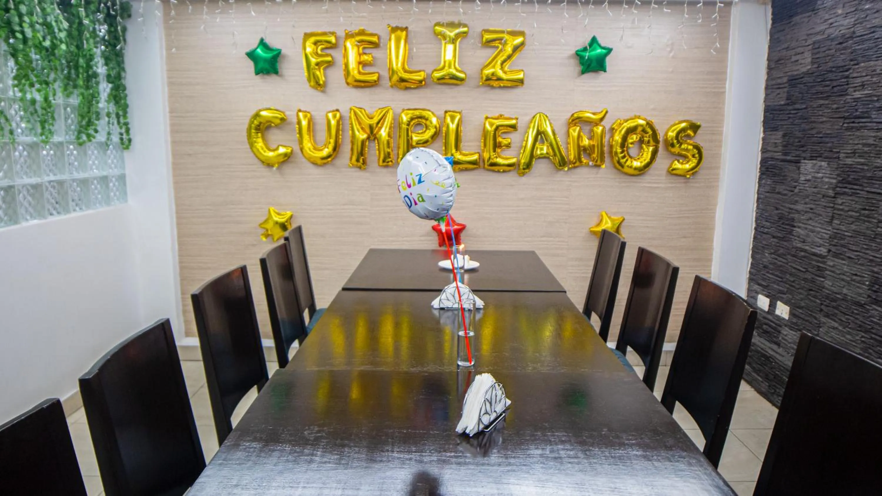 Restaurant/places to eat in Hotel MC Suites - Confort cerca del Aeropuerto