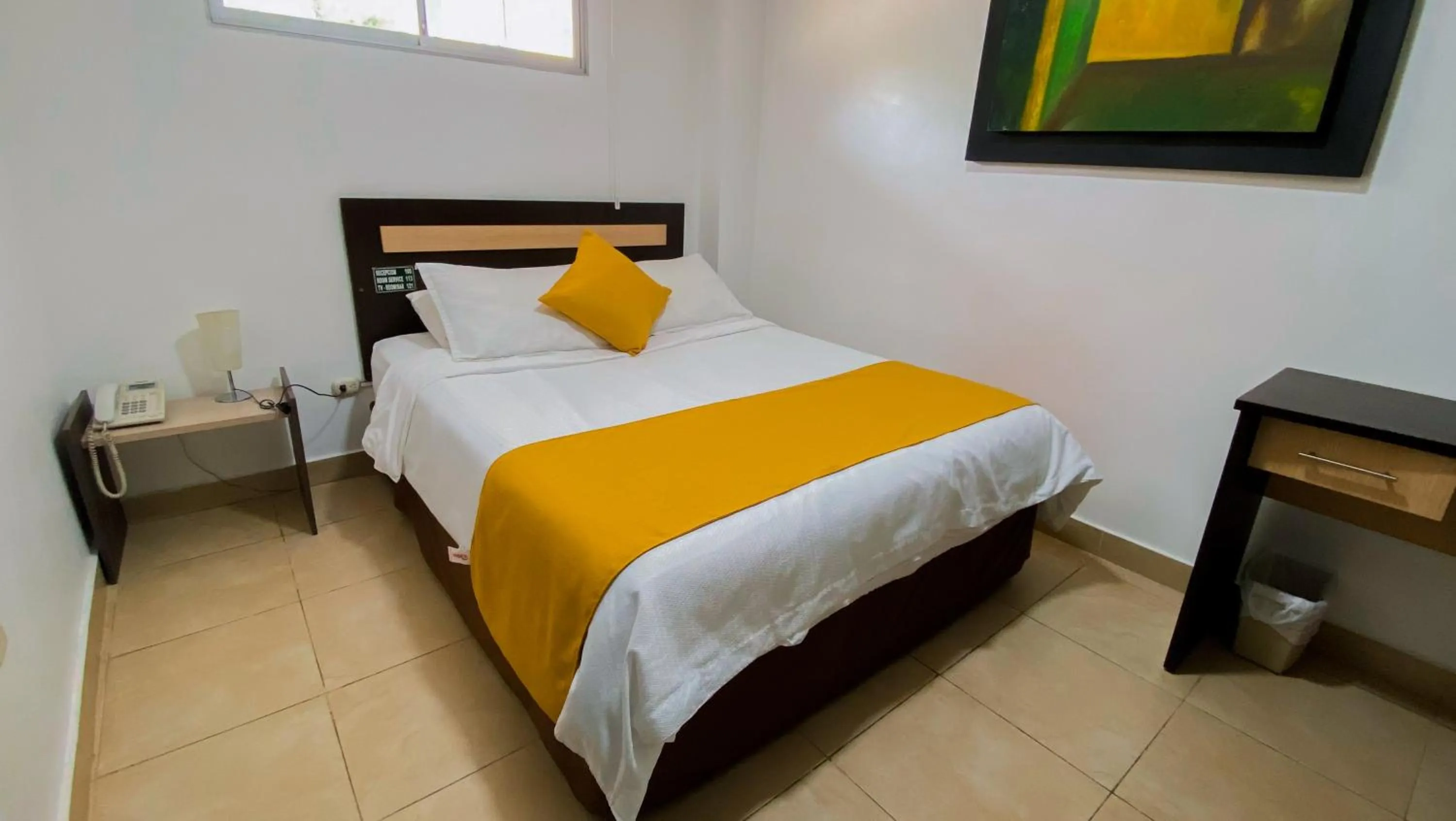 Bed in Hotel MC Suites - Confort cerca del Aeropuerto