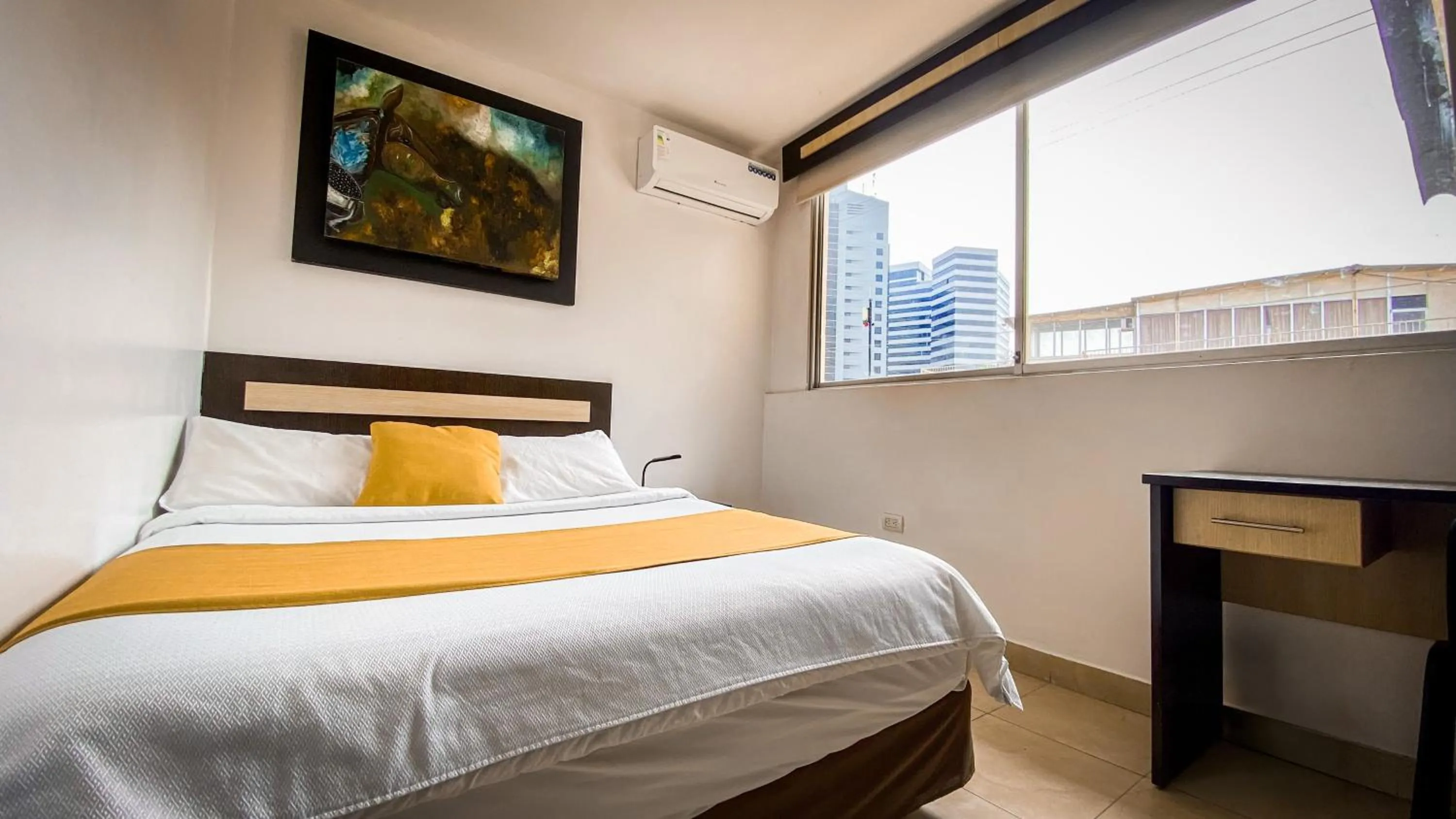 Bed in Hotel MC Suites - Confort cerca del Aeropuerto