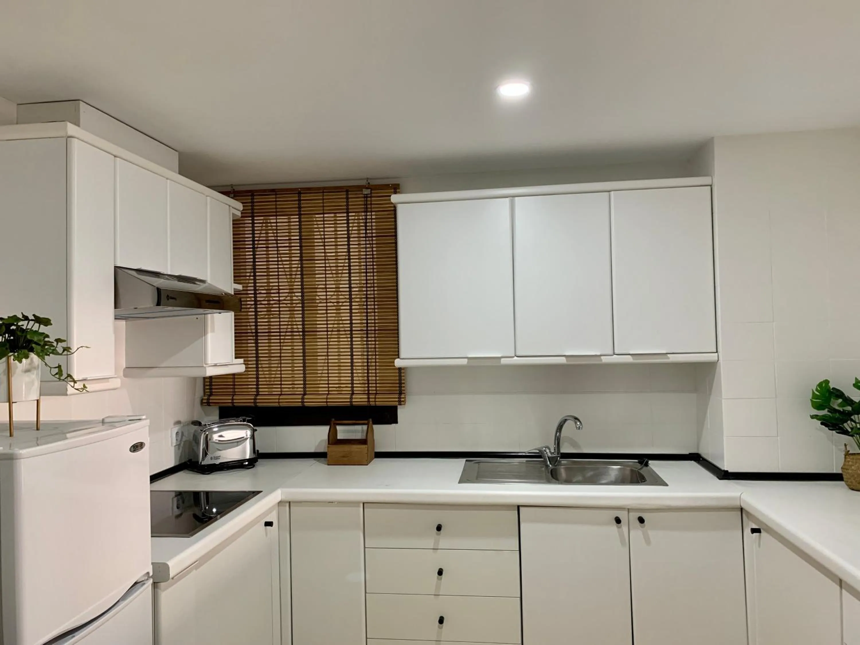 kitchen in Benabola Hotel & Suites