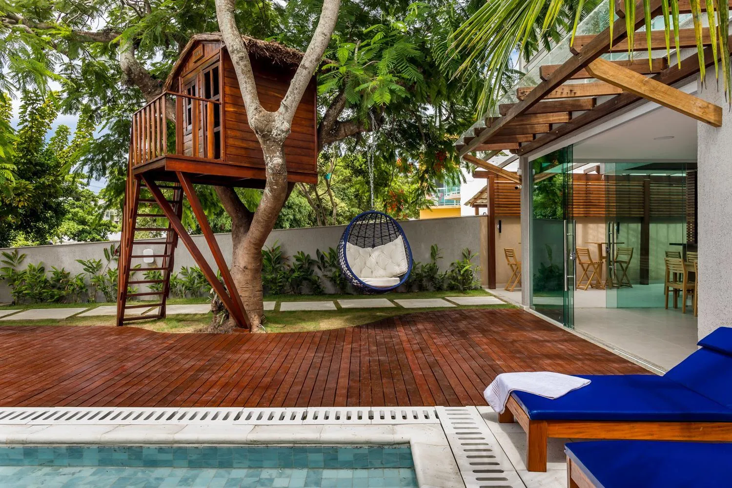 Swimming pool in Pousada Boutique do lazer