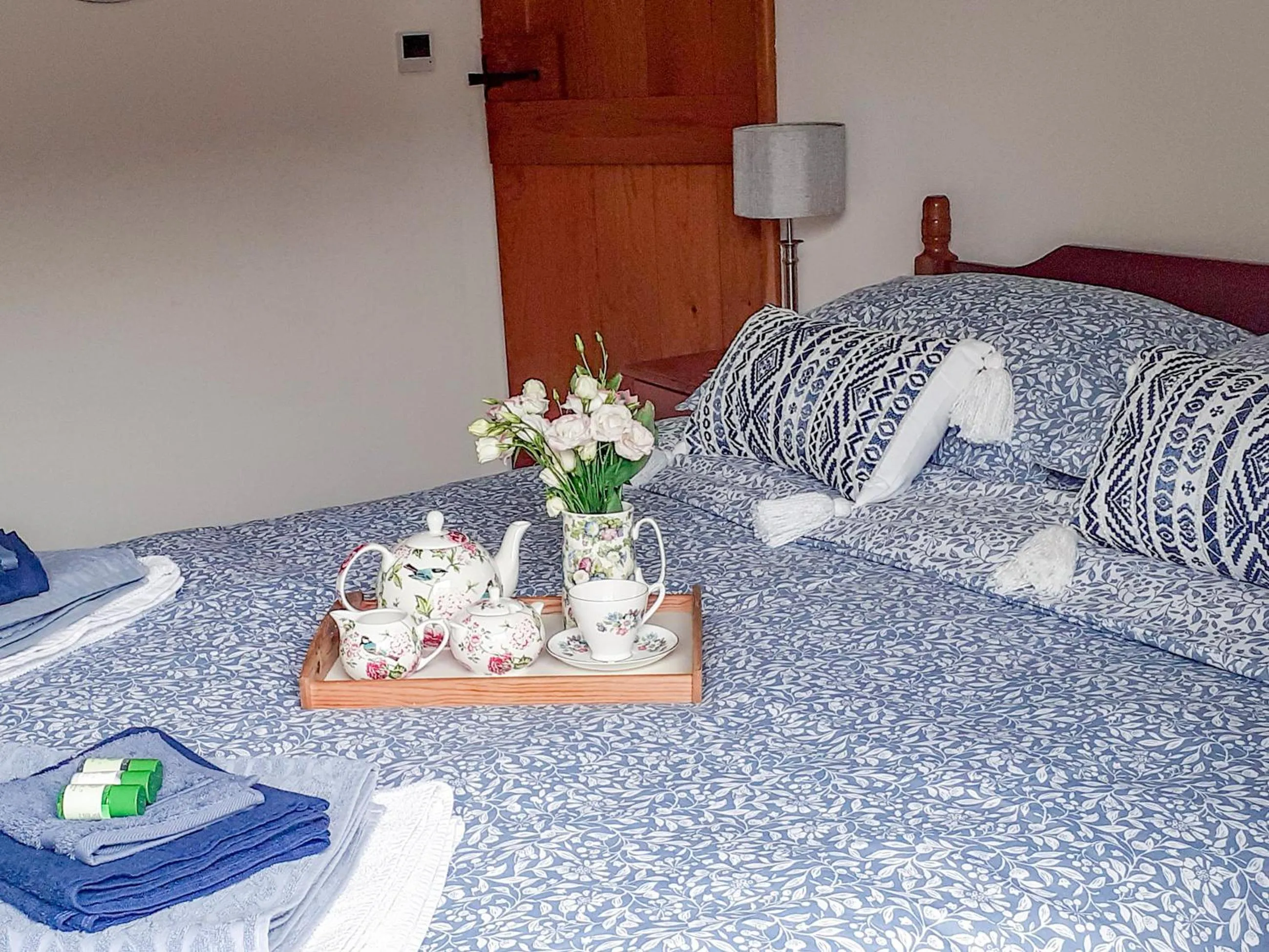 Property building, Bed in Meadow Barn