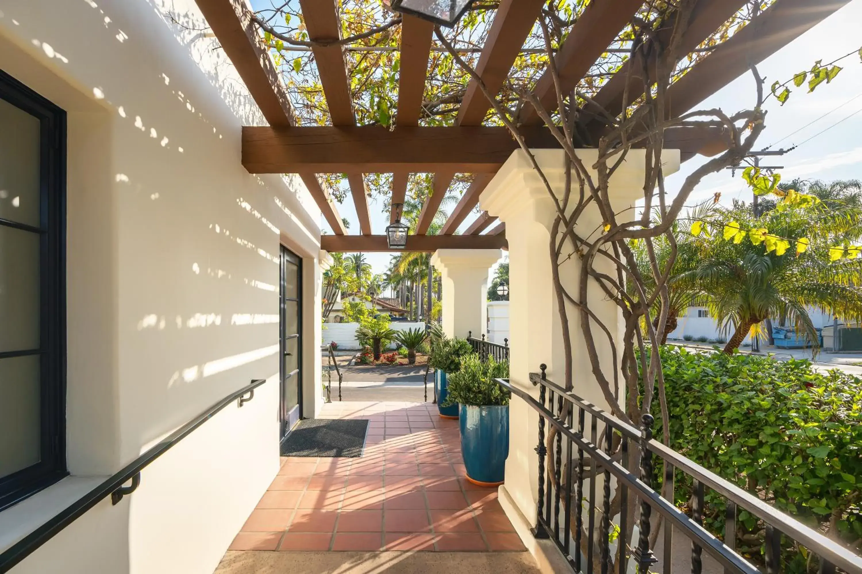 Facade/entrance in Mason Beach Inn Facade/entrance in Mason Beach Inn