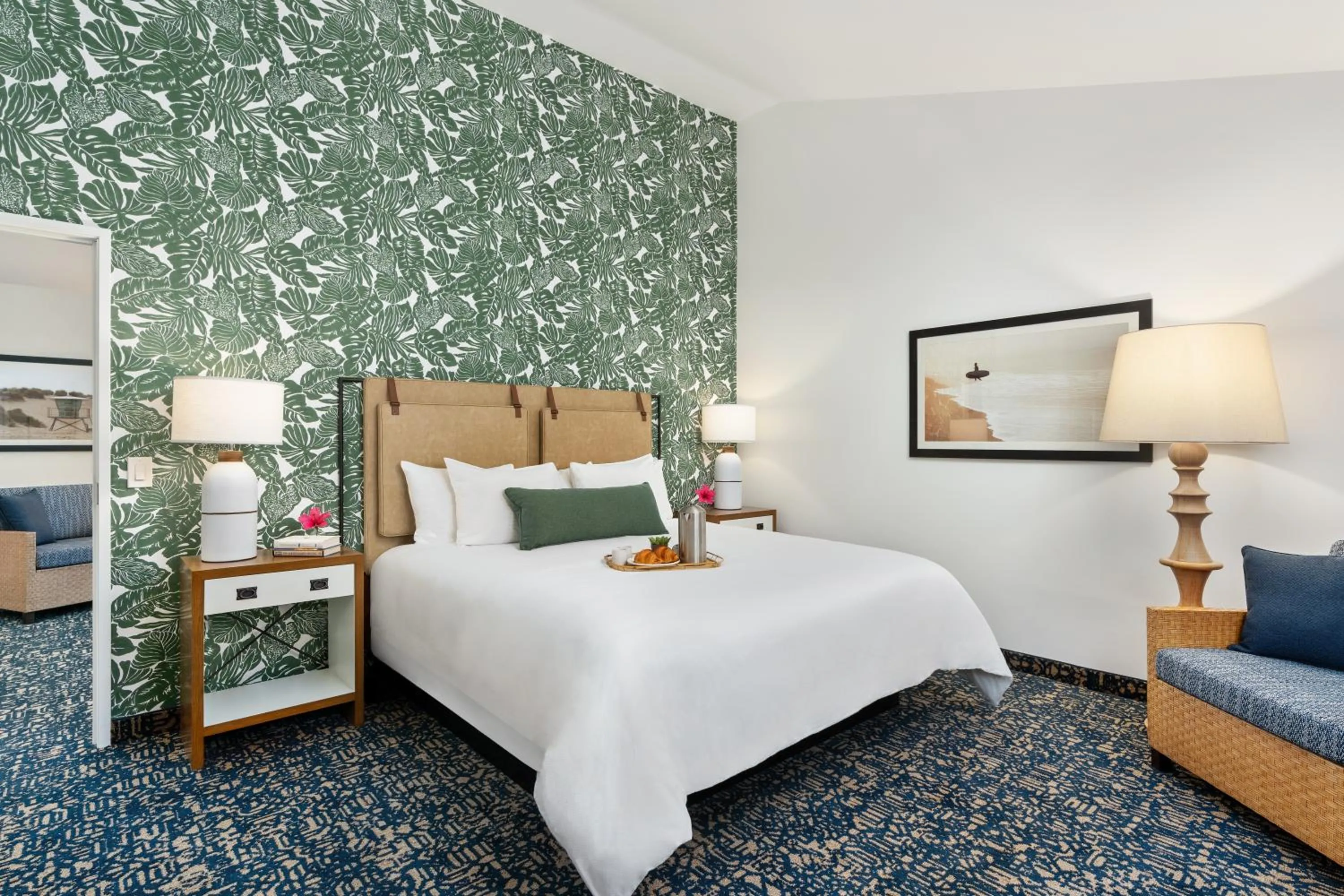 Photo of the whole room, Bed in Mason Beach Inn