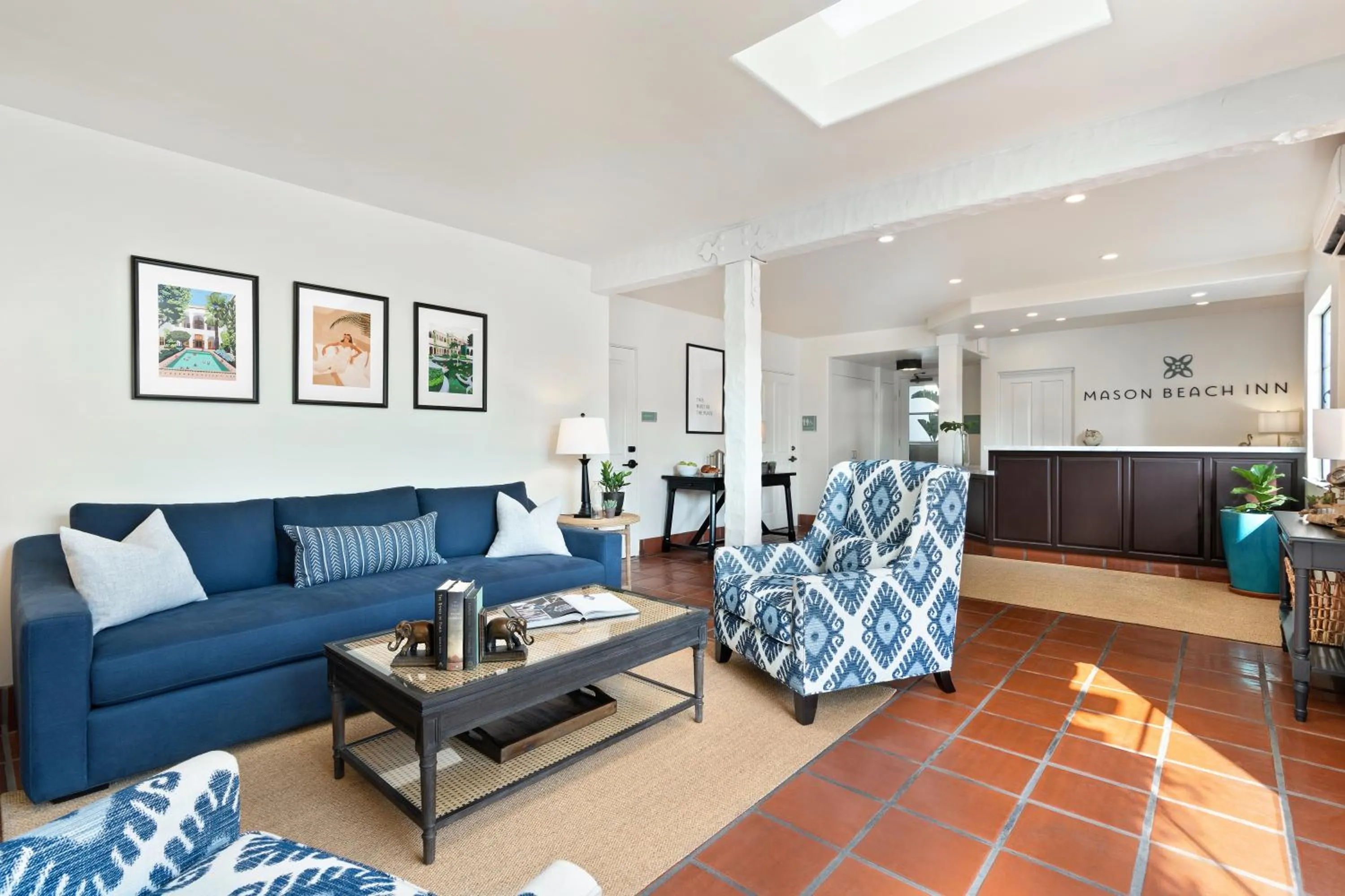 Lobby or reception in Mason Beach Inn