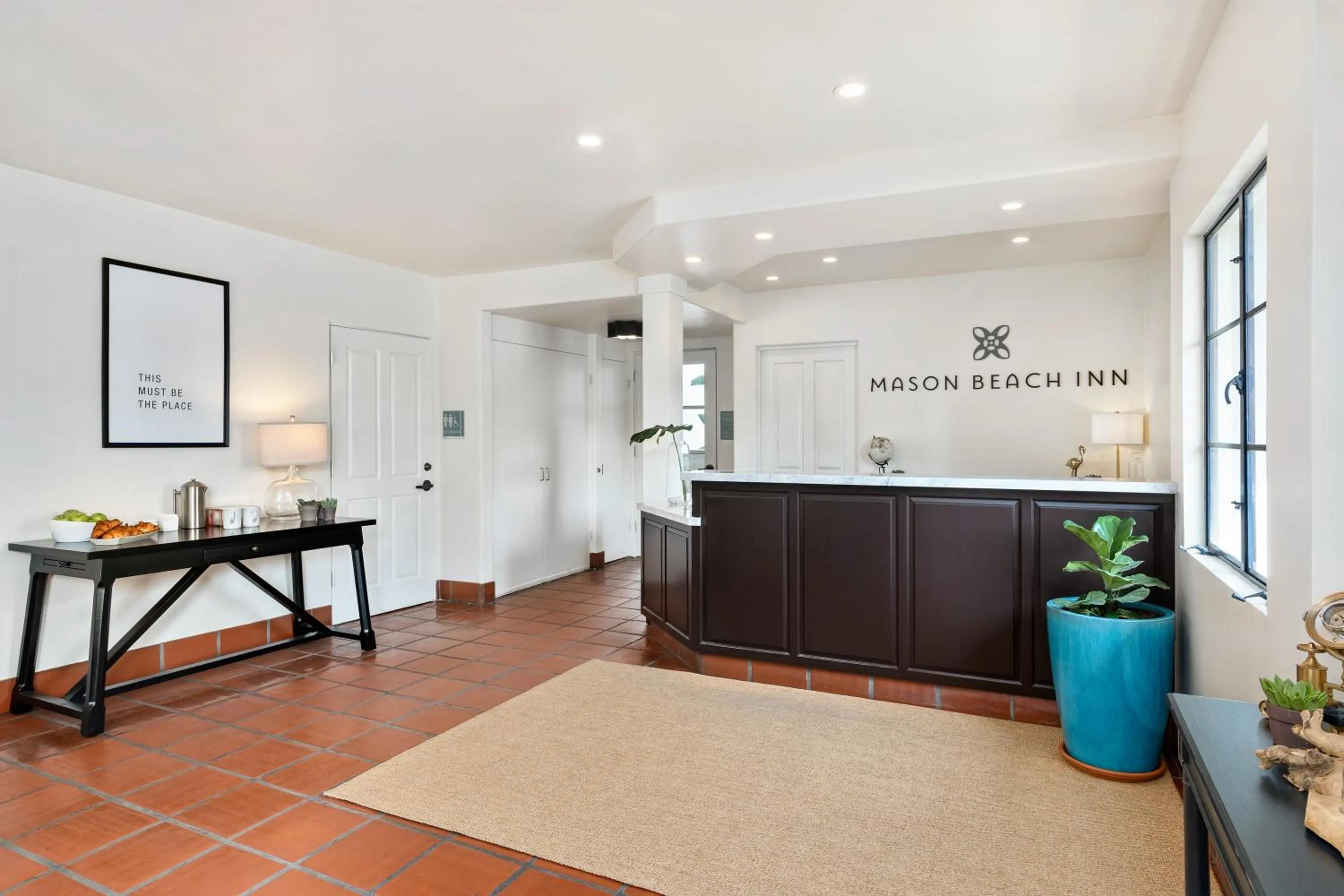 Lobby or reception in Mason Beach Inn