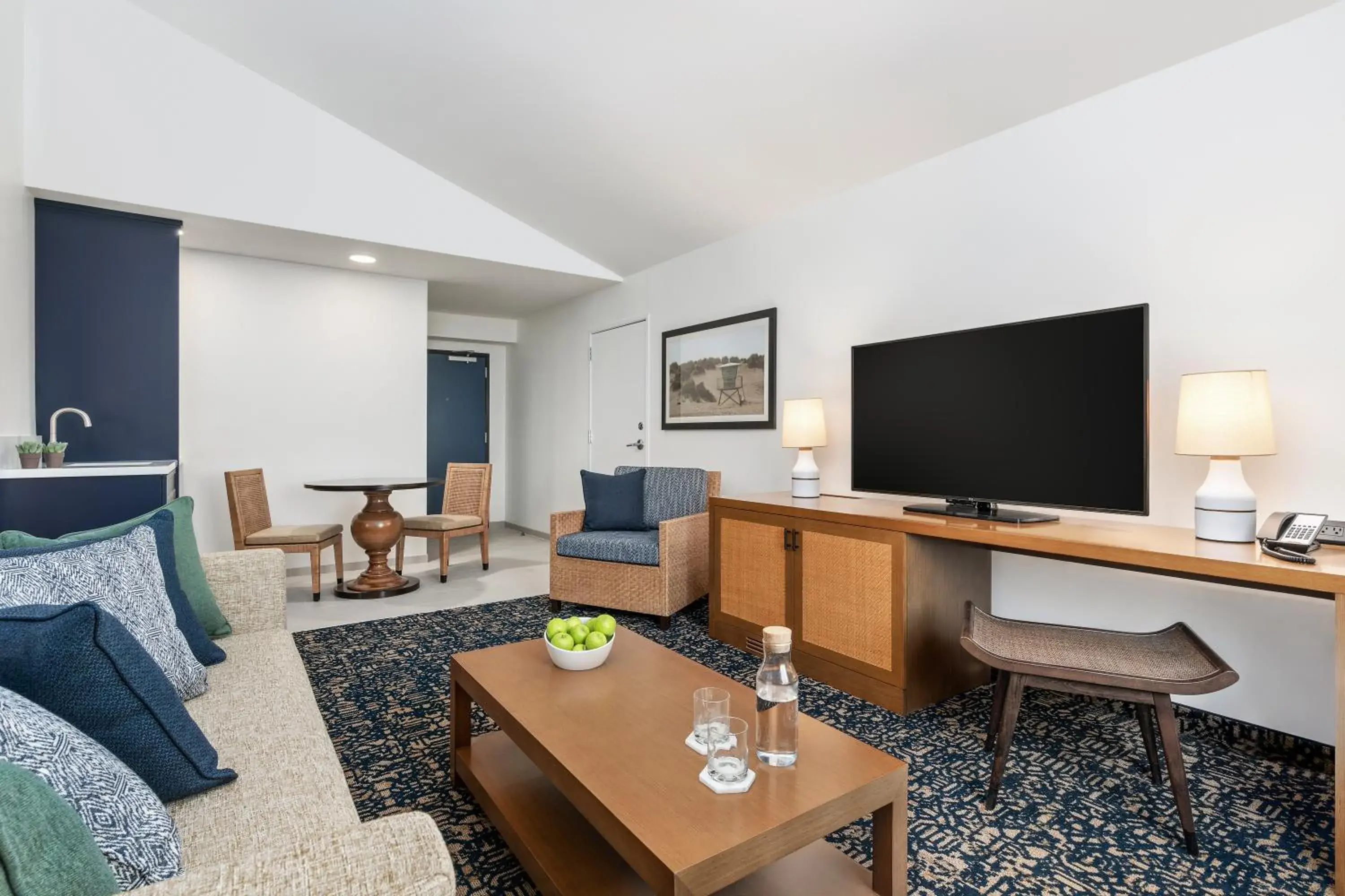 Photo of the whole room in Mason Beach Inn Photo of the whole room in Mason Beach Inn