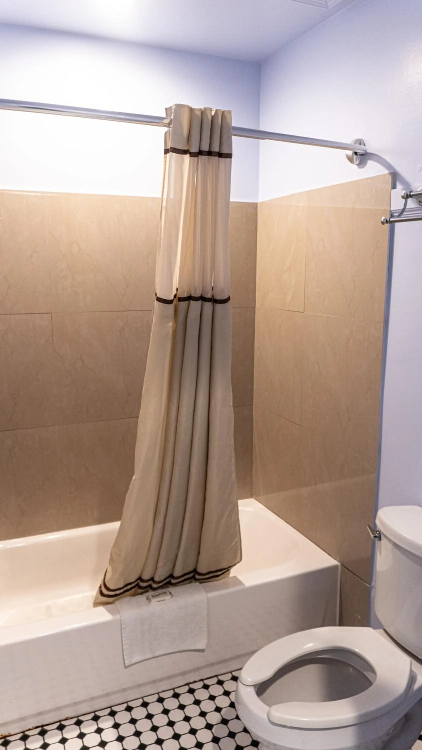 Bathroom in Historic Mardi Gras Inn