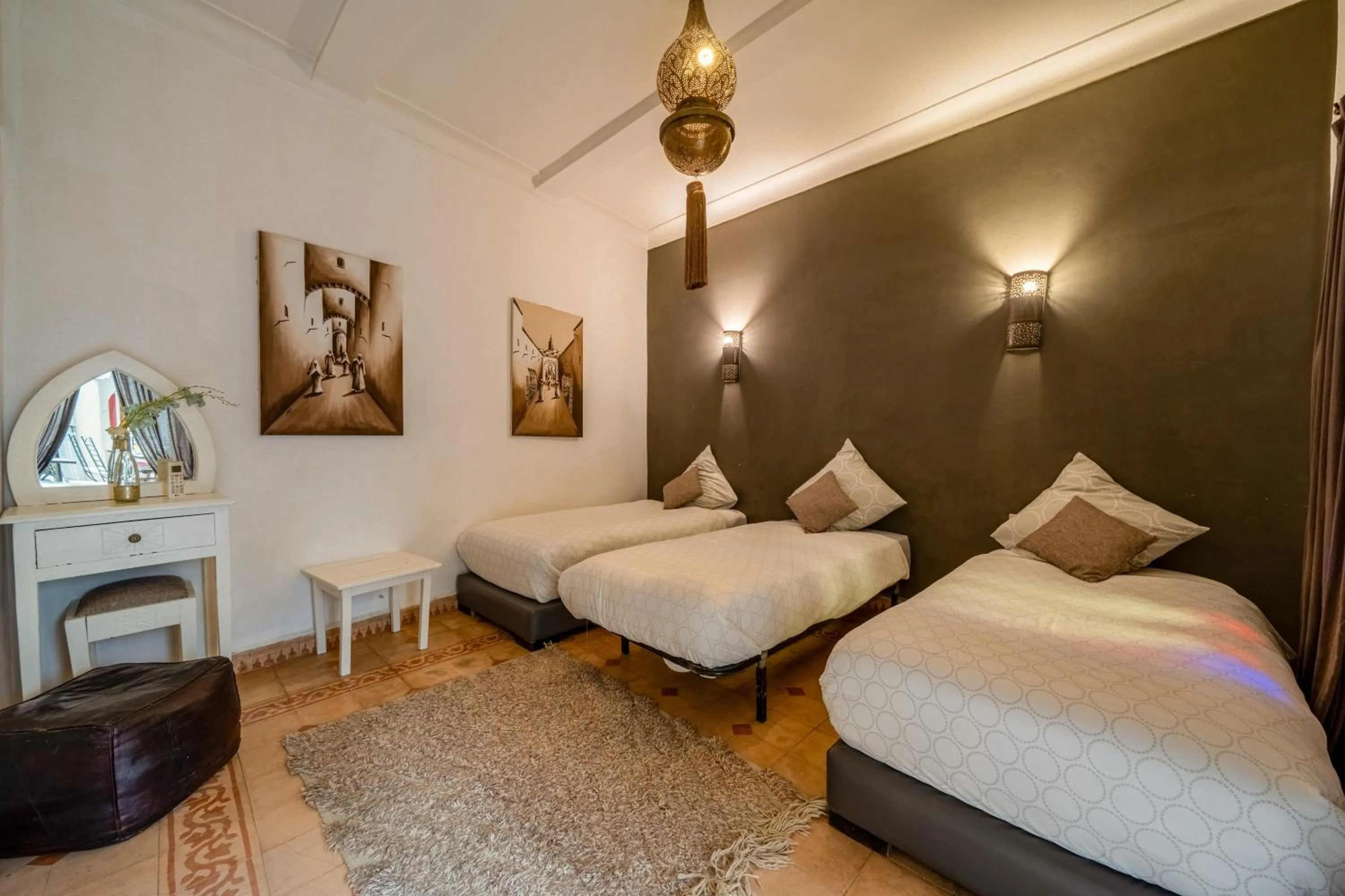 Bed in RIAD AWINATI Location Privatisée ,piscine chauffée , beau Rooftop