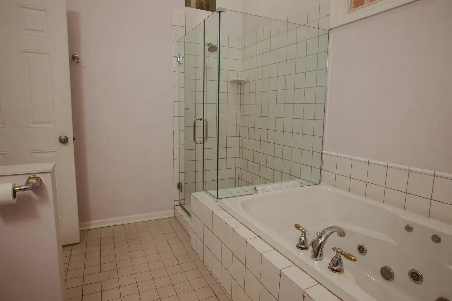 Bathroom in Garden Grove Inn Bed and Breakfast