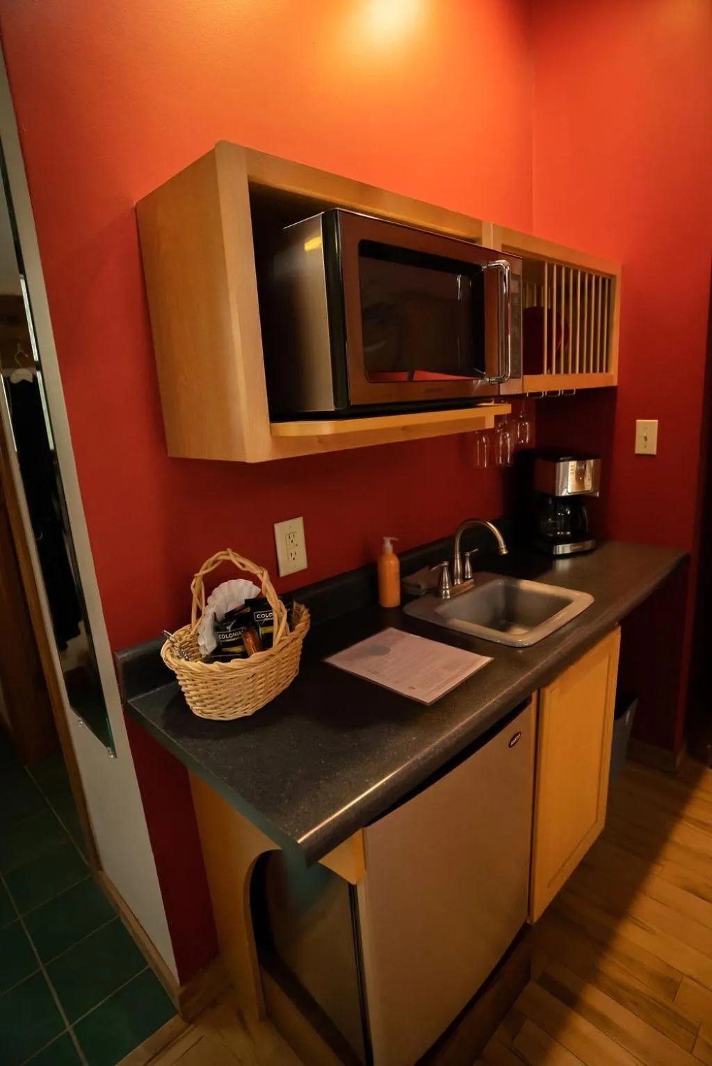 Kitchen or kitchenette in Garden Grove Inn Bed and Breakfast