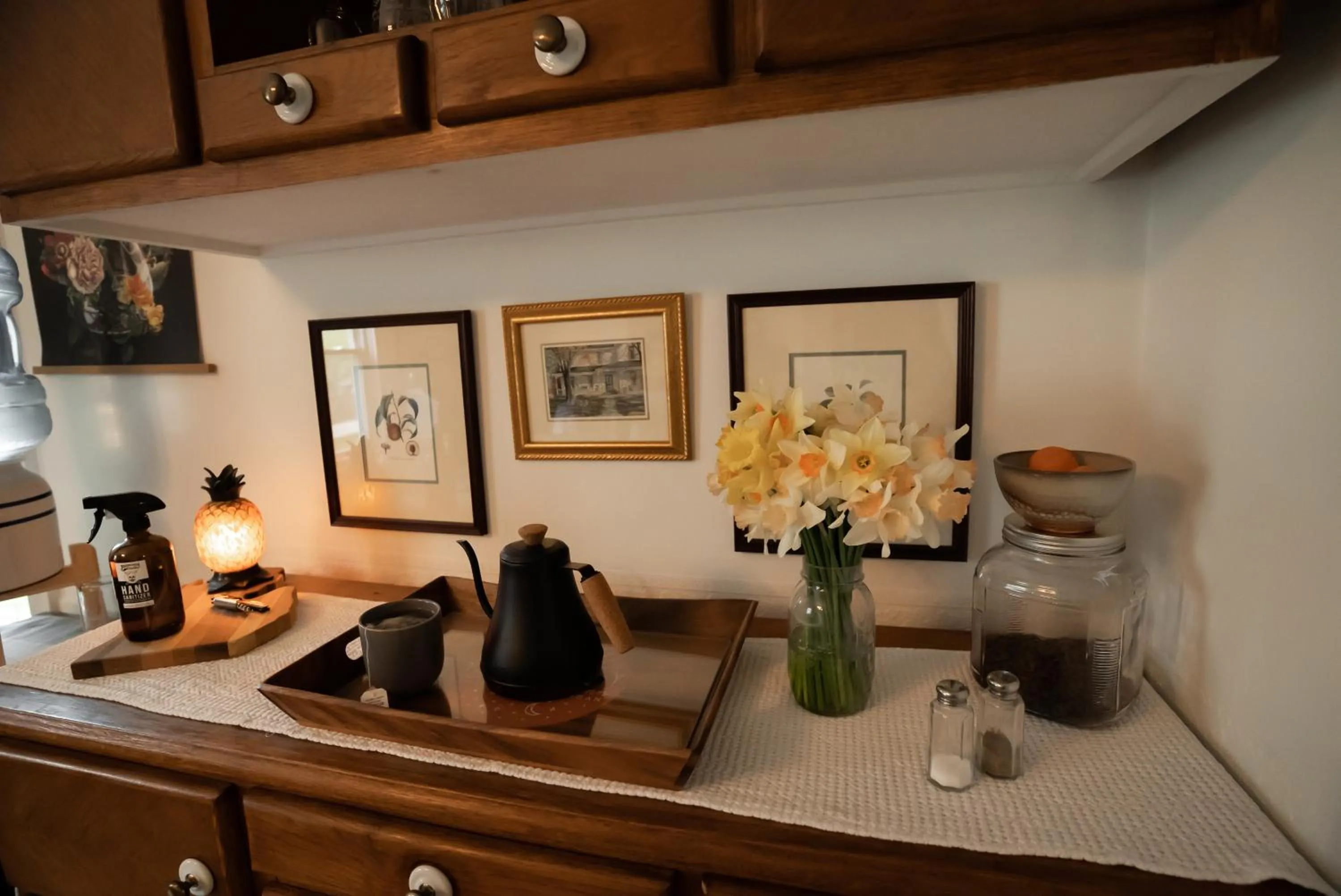 Coffee/tea facilities in Garden Grove Inn Bed and Breakfast