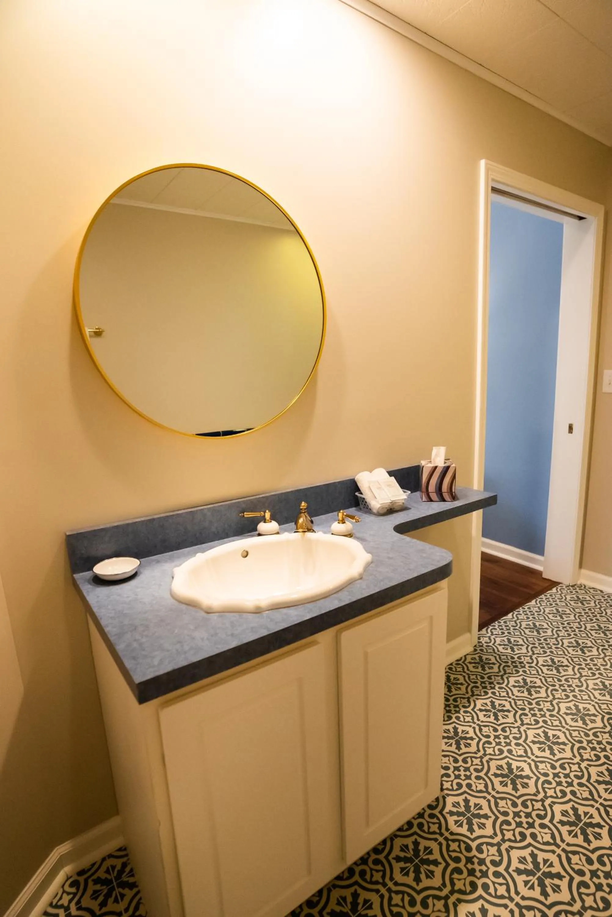 Bathroom in Garden Grove Inn Bed and Breakfast