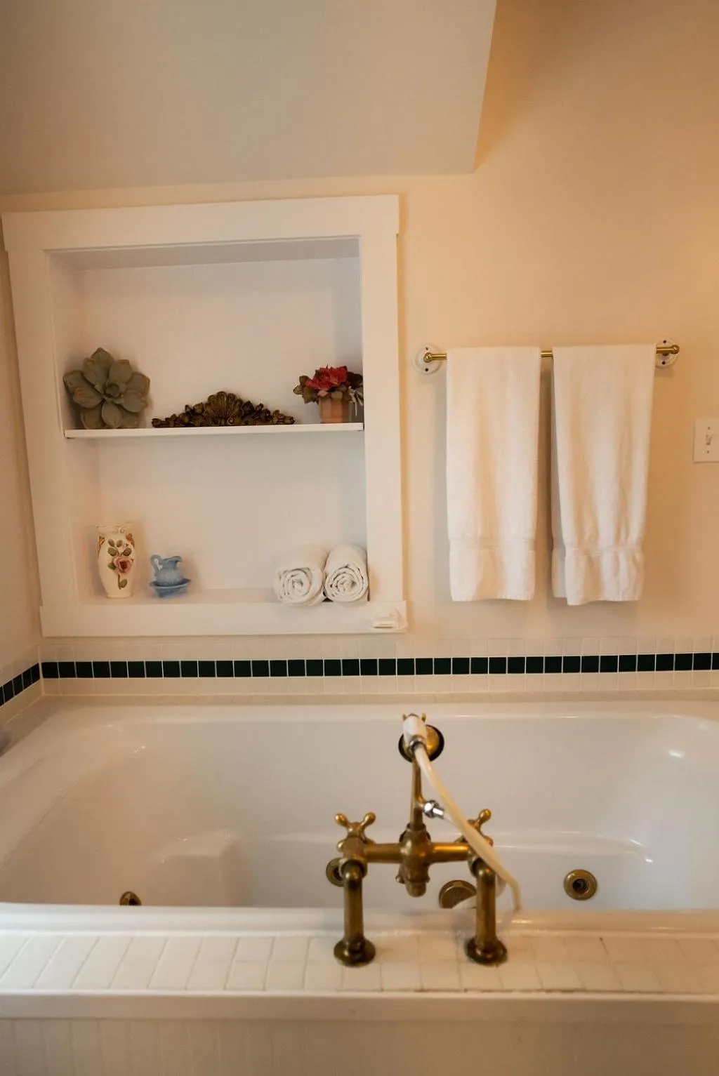 Bathroom in Garden Grove Inn Bed and Breakfast