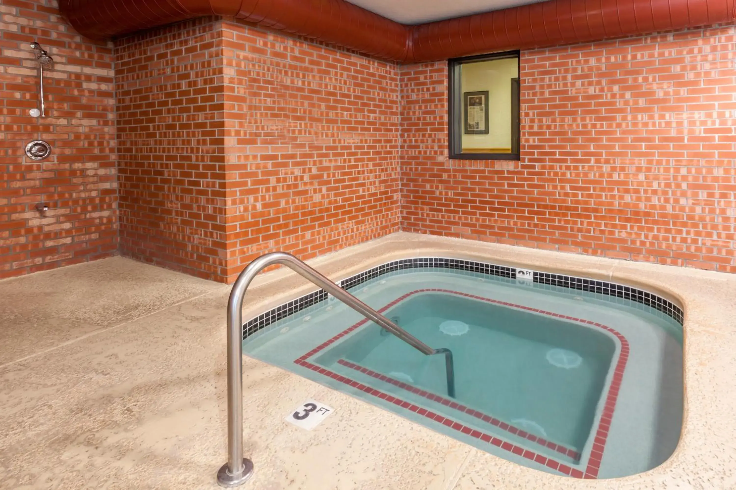 Swimming pool in Baymont by Wyndham Midland Swimming pool in Baymont by Wyndham Midland