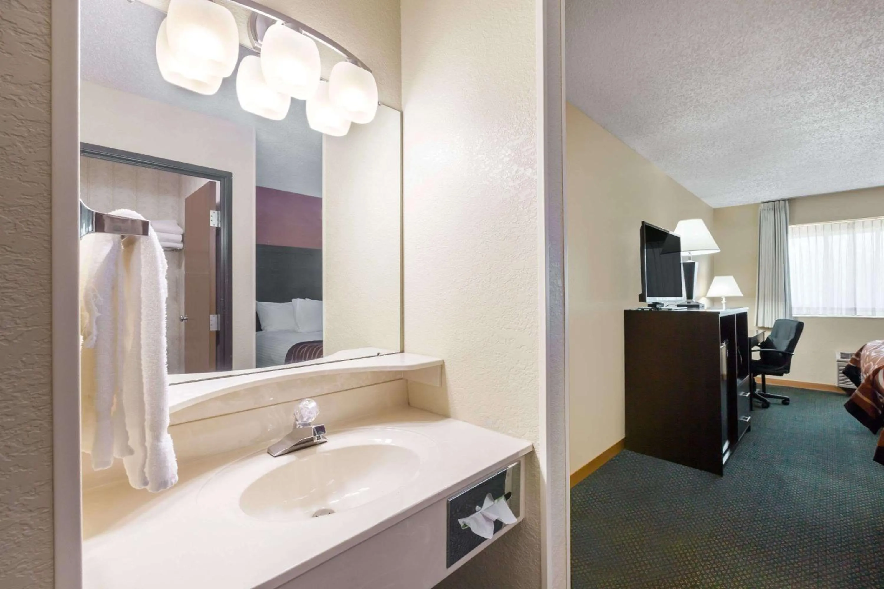 Bathroom in Baymont by Wyndham Midland