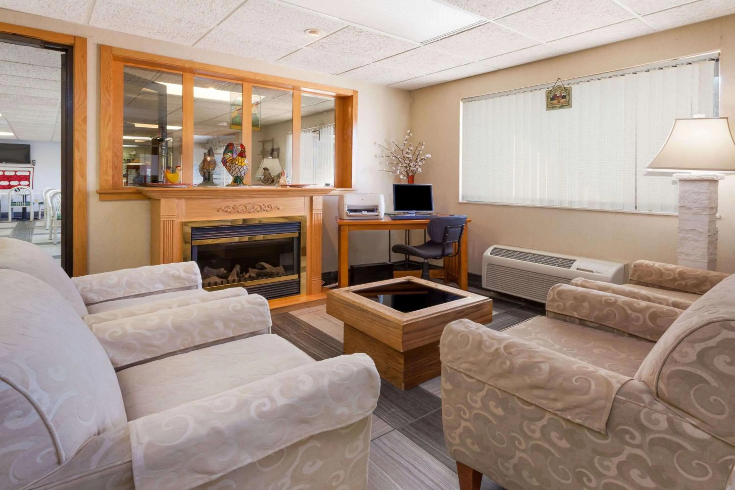 Lobby or reception in Baymont by Wyndham Midland