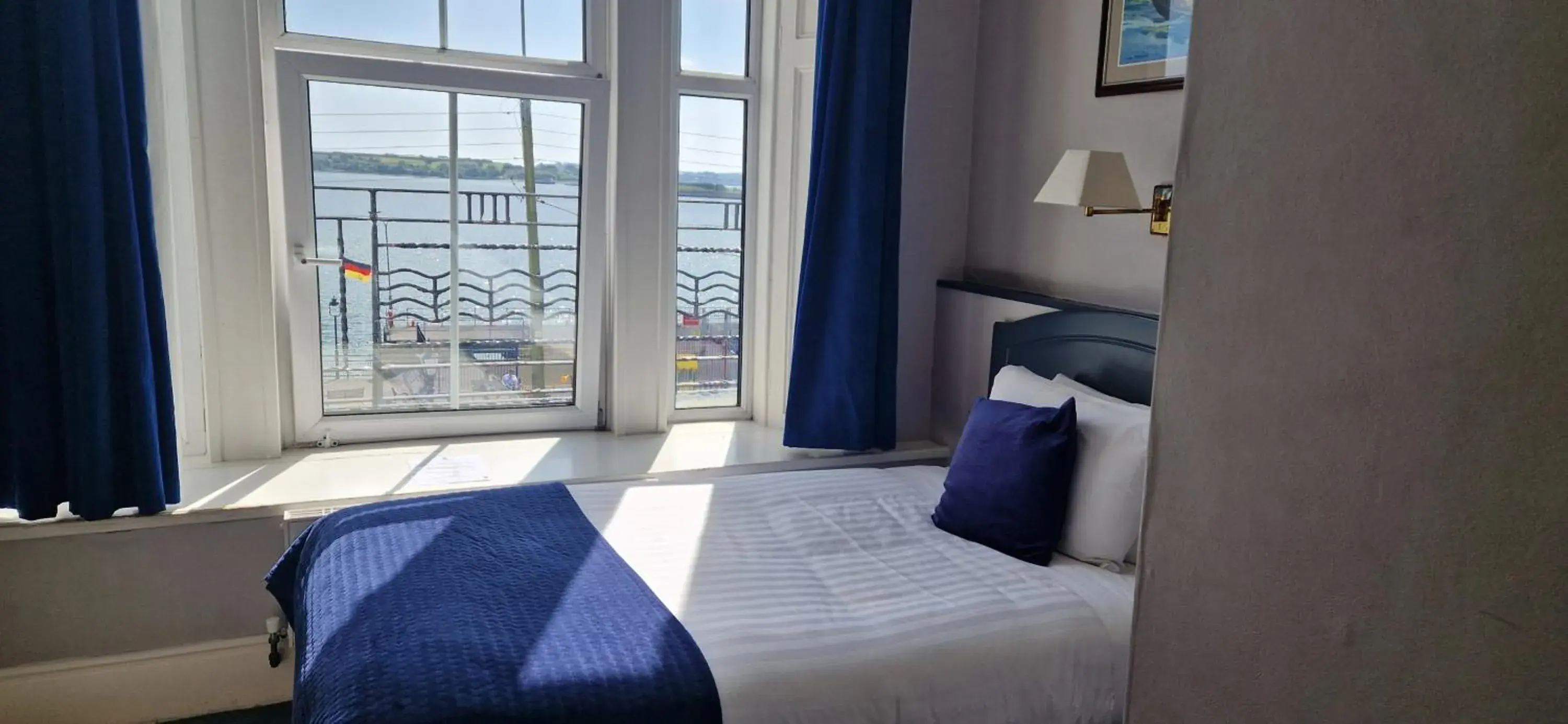 Bedroom, Bed in Commodore Hotel Bedroom, Bed in Commodore Hotel