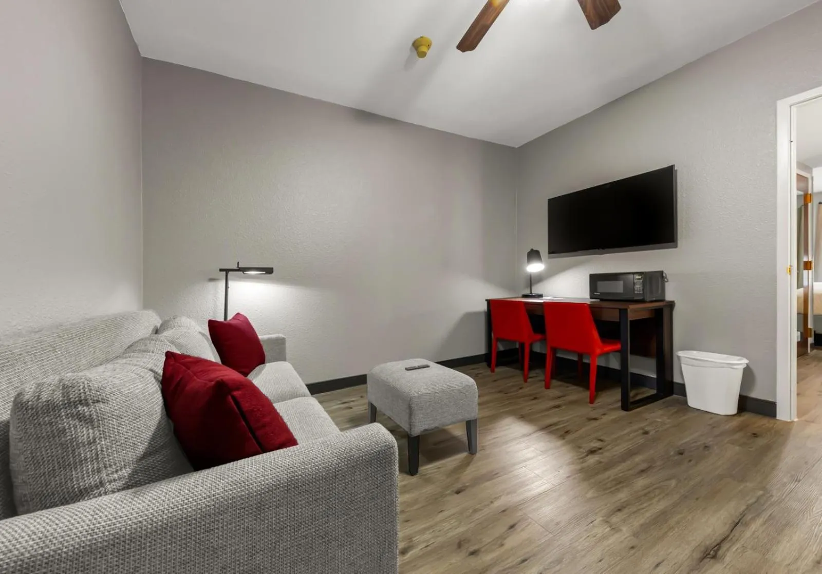 TV and multimedia in Hawthorn Extended Stay by Wyndham College Station