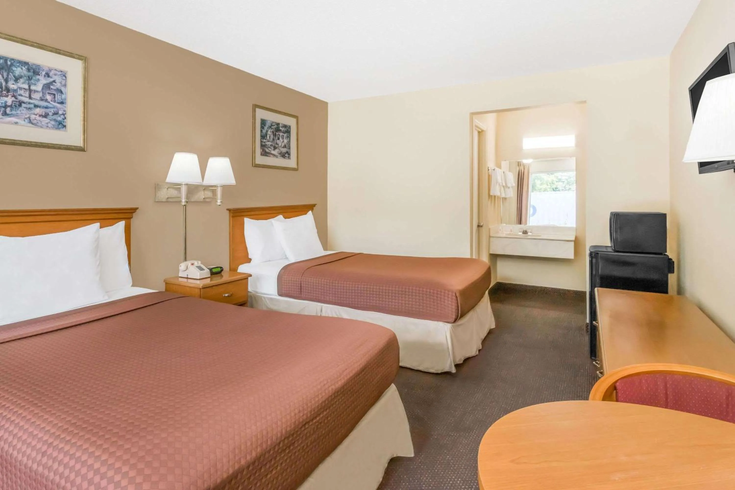 Photo of the whole room in Days Inn by Wyndham Christiansburg