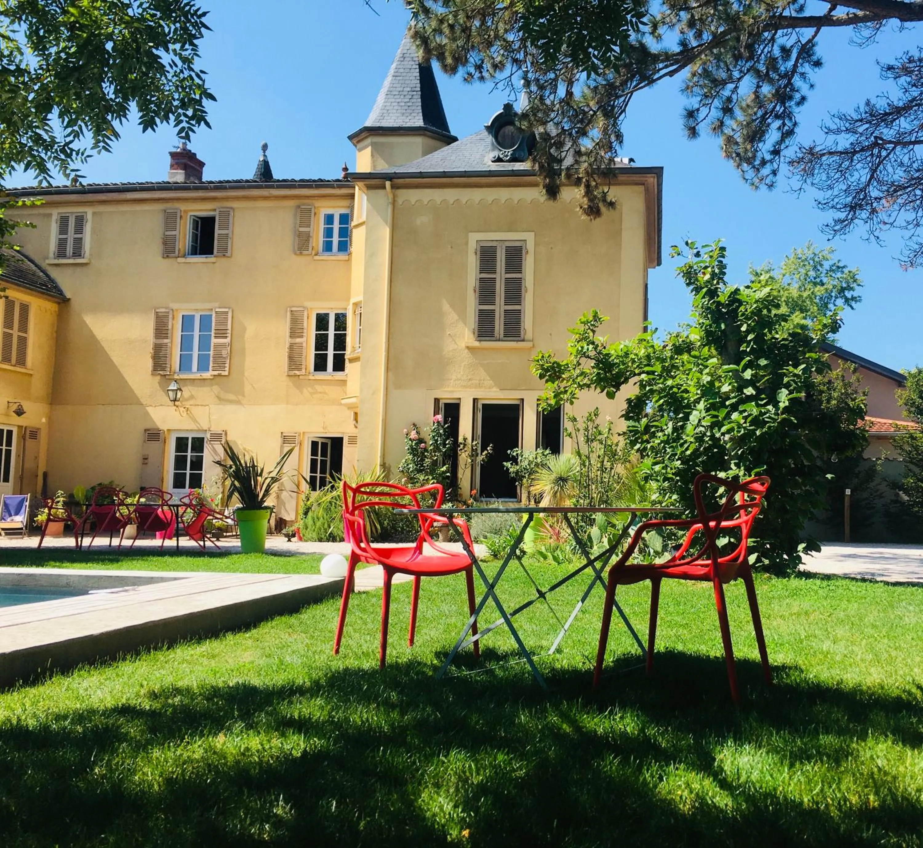 Aux Tourelles 1888 - Tres Proche Lyon #Clim #Piscine #Netflix #Parking Payant Securise