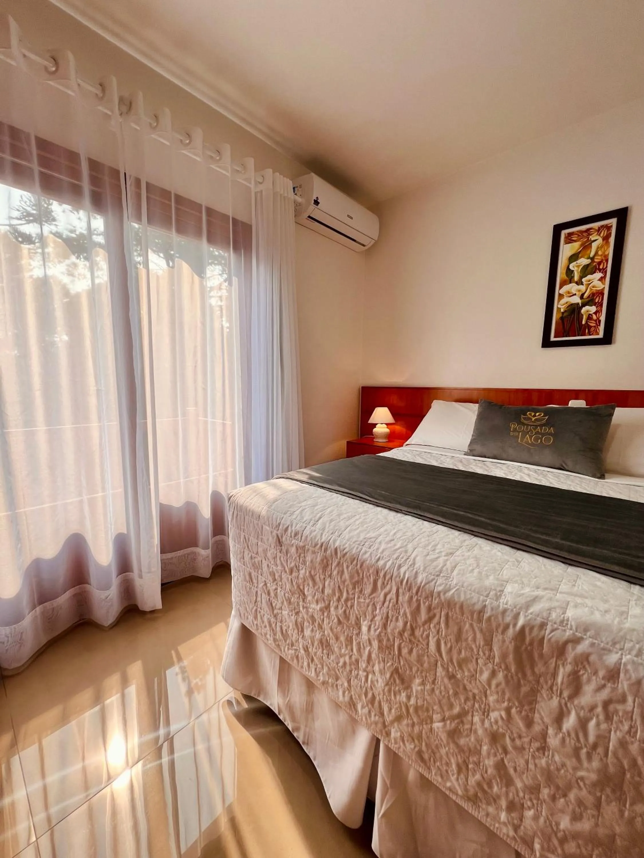 Bedroom, Bed in Pousada do Lago - Gramado