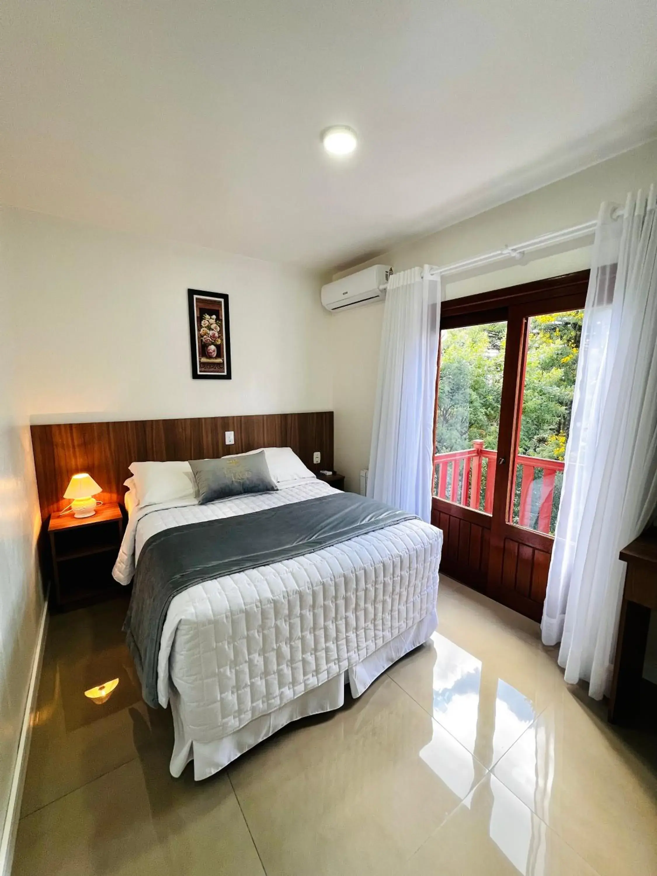 Deluxe Double Room with Balcony in Pousada do Lago - Gramado Deluxe Double Room with Balcony in Pousada do Lago - Gramado