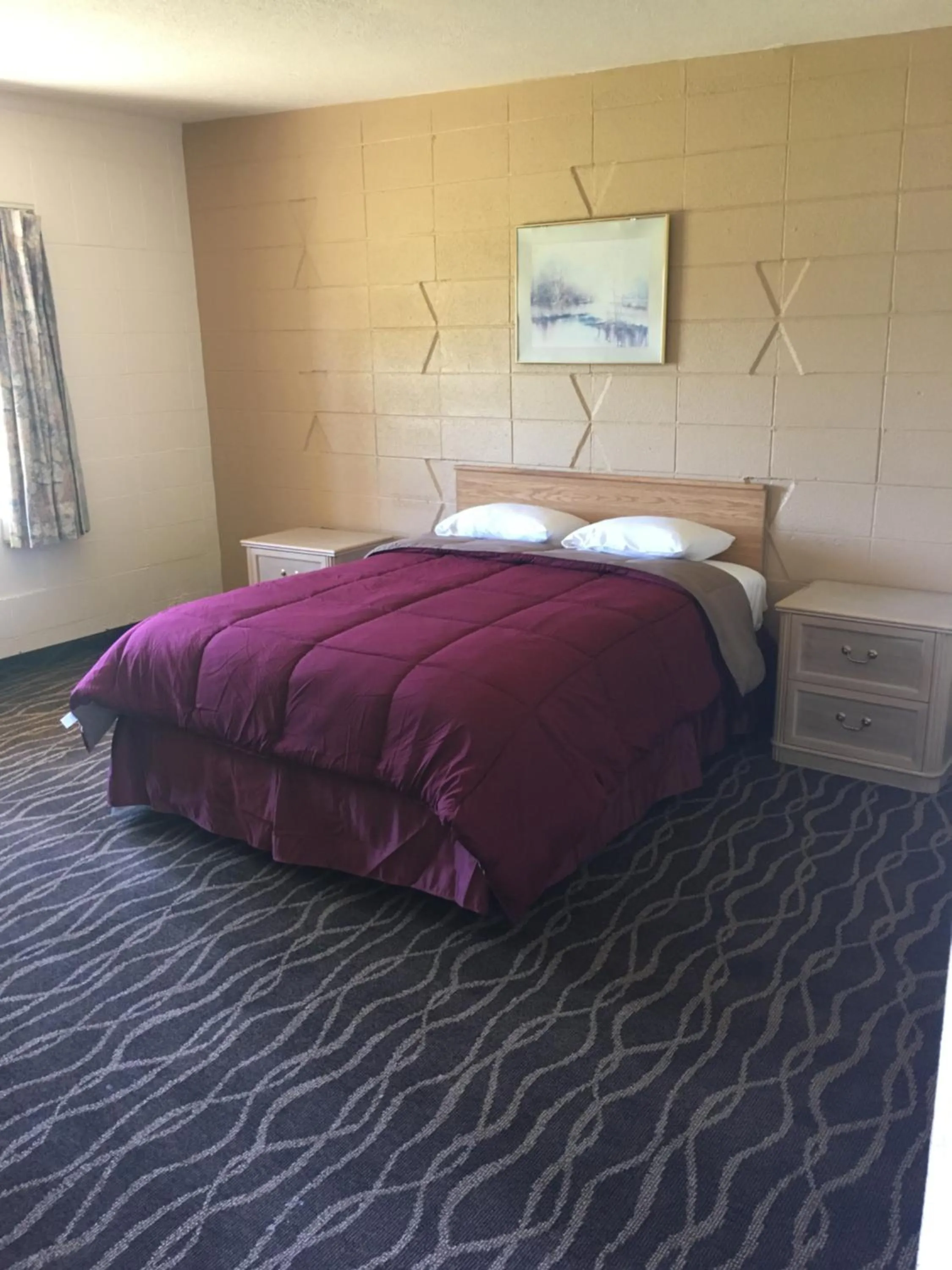 Bedroom, Bed in Budget Inn Motel