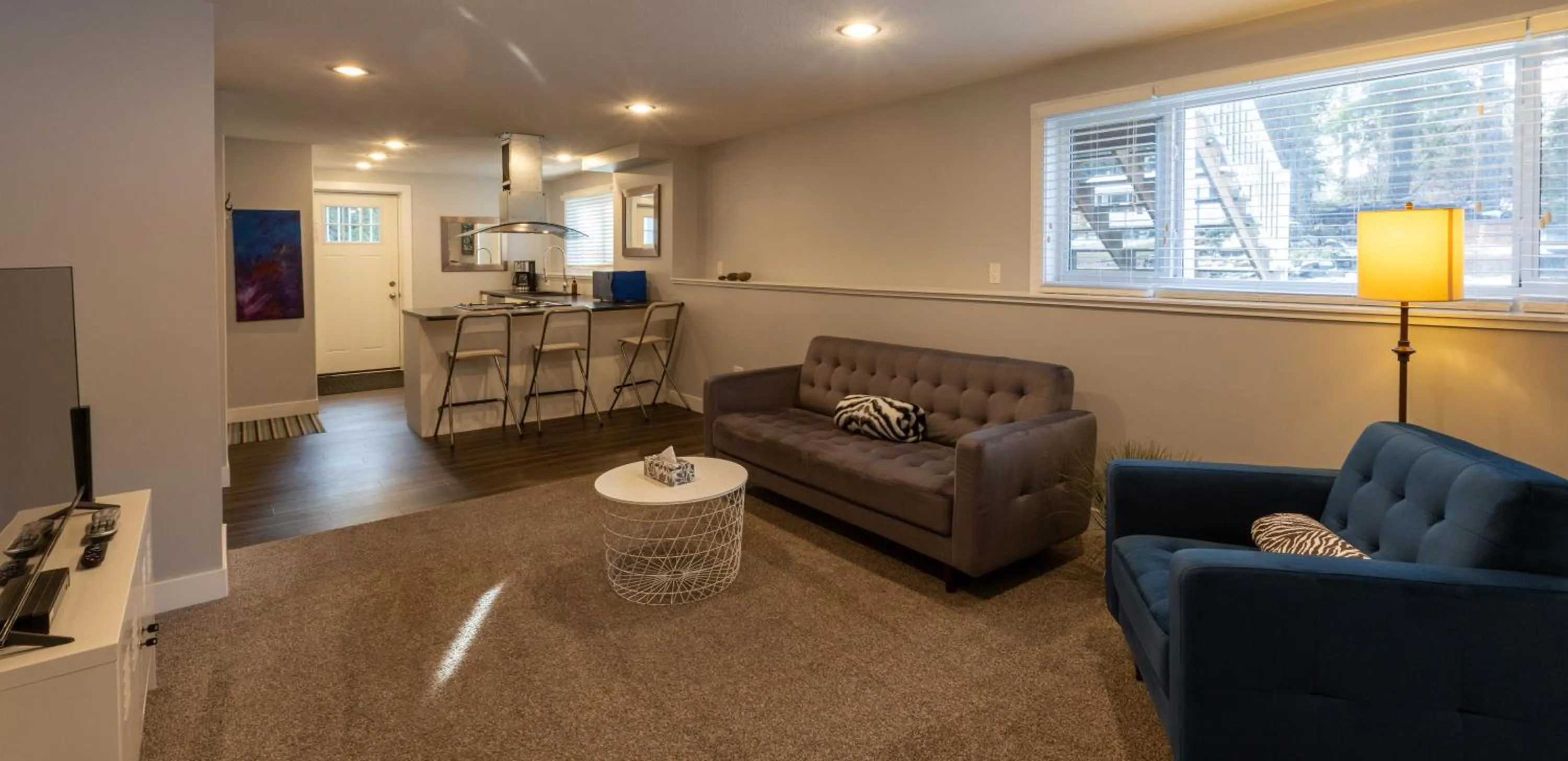 One-Bedroom Suite in Stoneshire Guesthouse