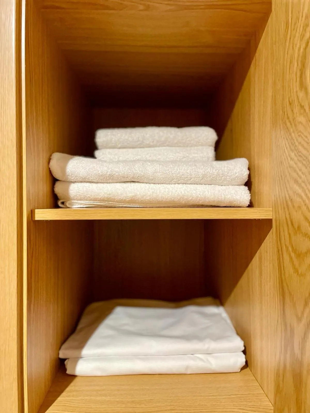 wardrobe in Cíes Premium Suitel García Barbón 73 - Love your Stay