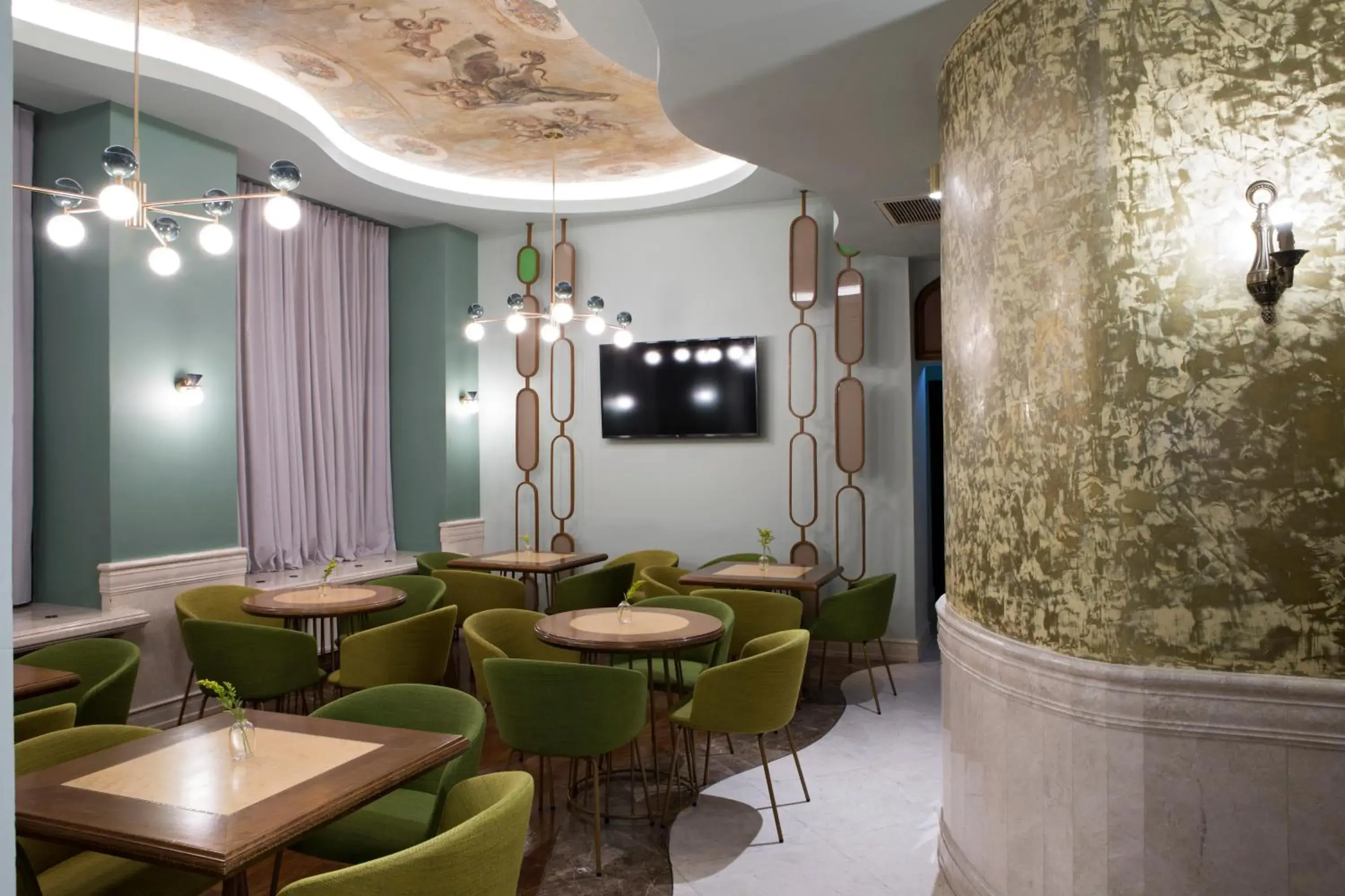 Restaurant/places to eat in Zeus Essence Bucharest Venezia Restaurant/places to eat in Zeus Essence Bucharest Venezia