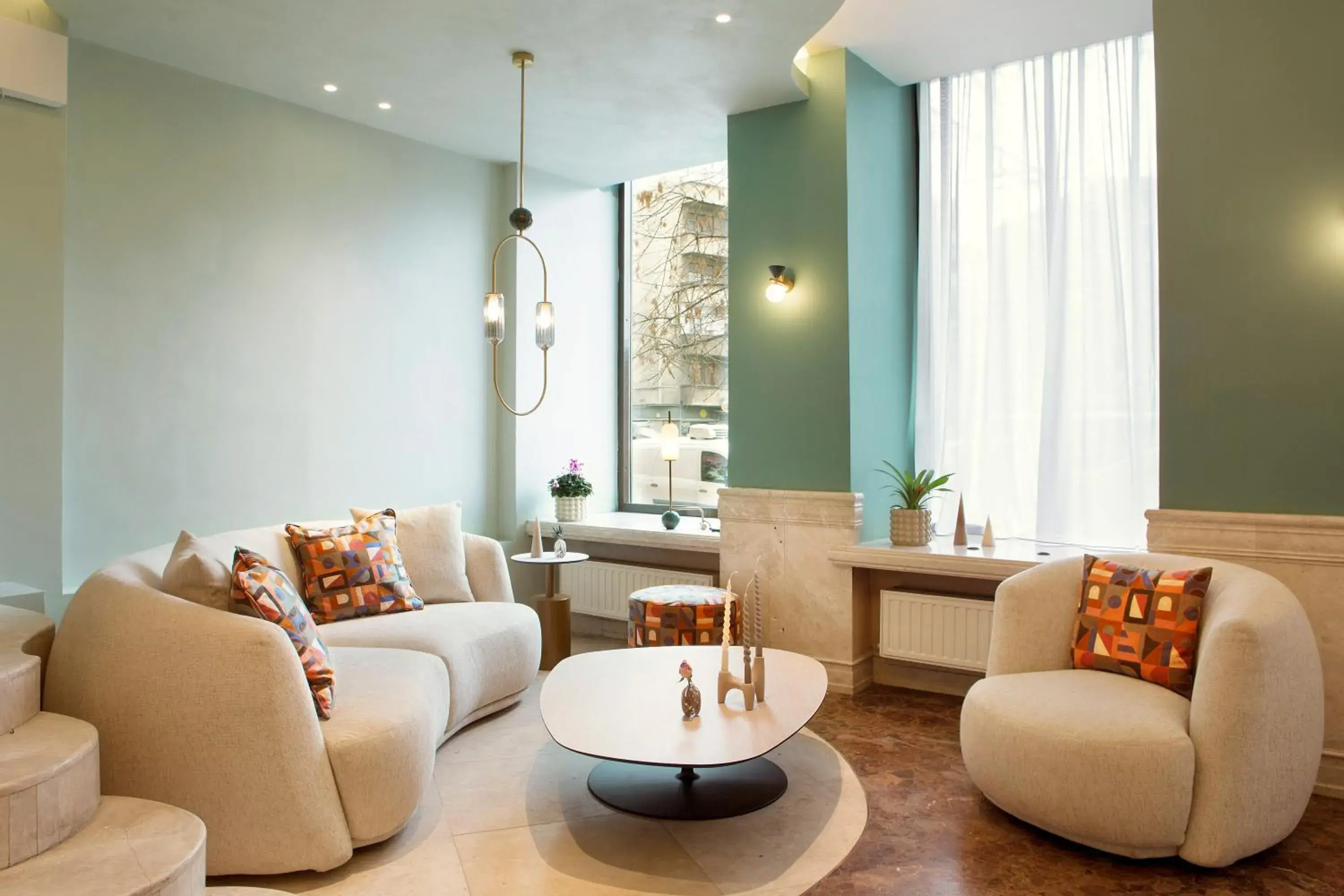 Zeus Essence Bucharest Venezia Zeus Essence Bucharest Venezia