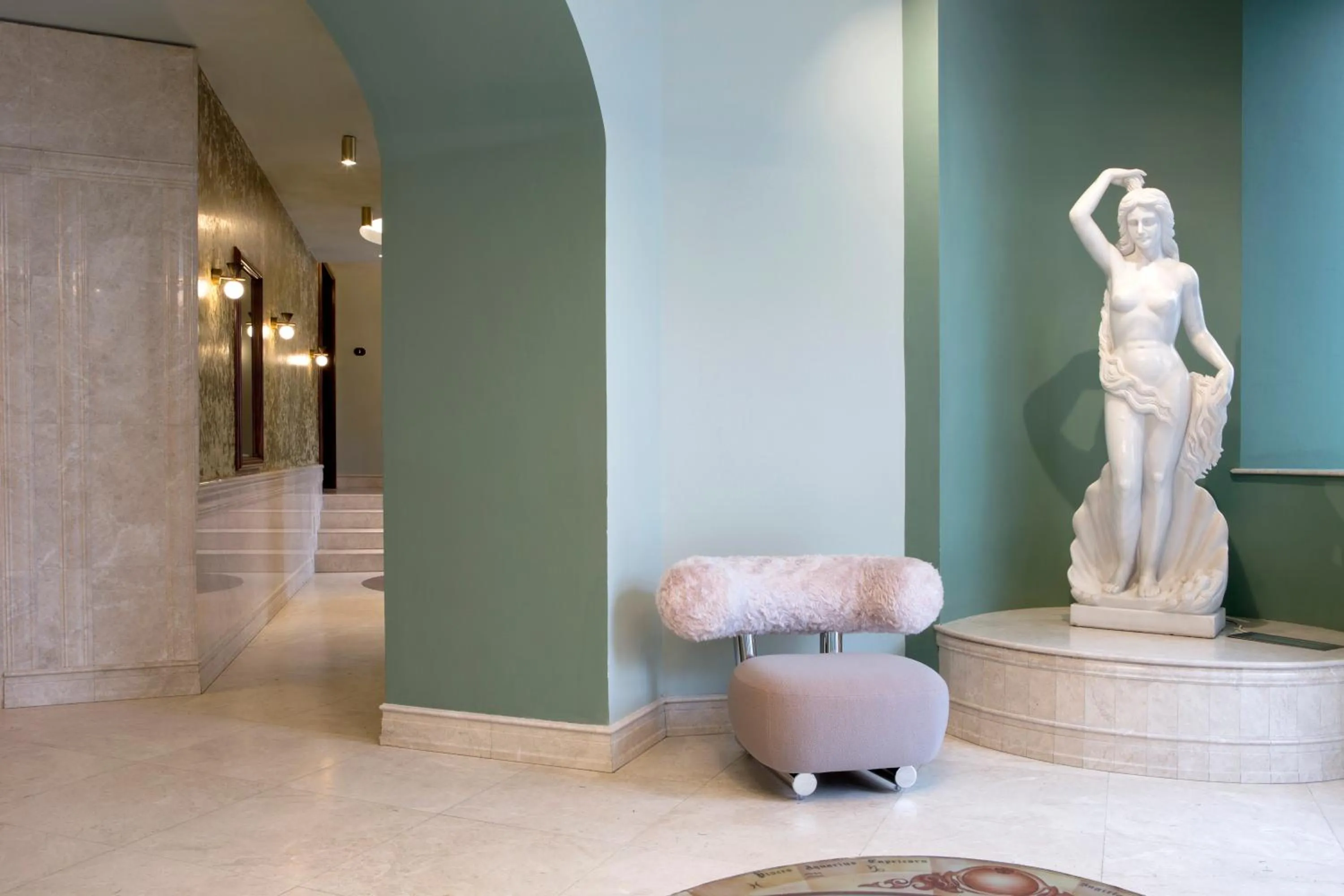 Decorative detail in Zeus Essence Bucharest Venezia