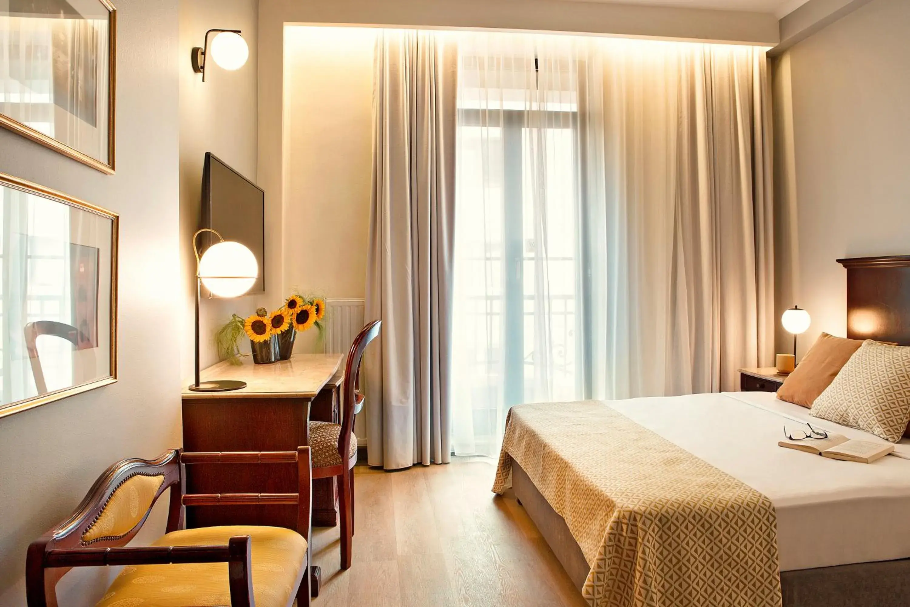 Bed in Zeus Essence Bucharest Venezia Bed in Zeus Essence Bucharest Venezia