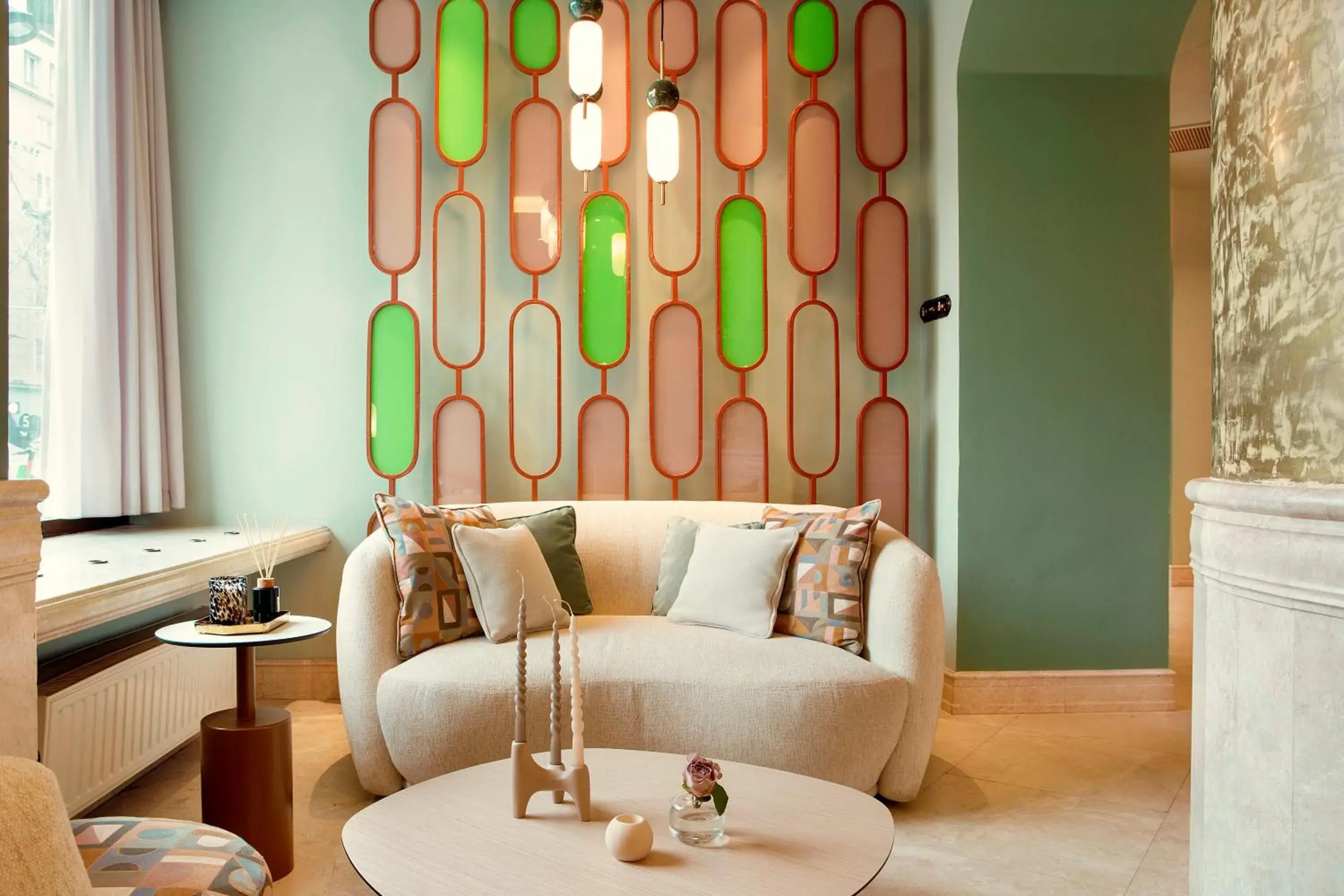 Zeus Essence Bucharest Venezia Zeus Essence Bucharest Venezia