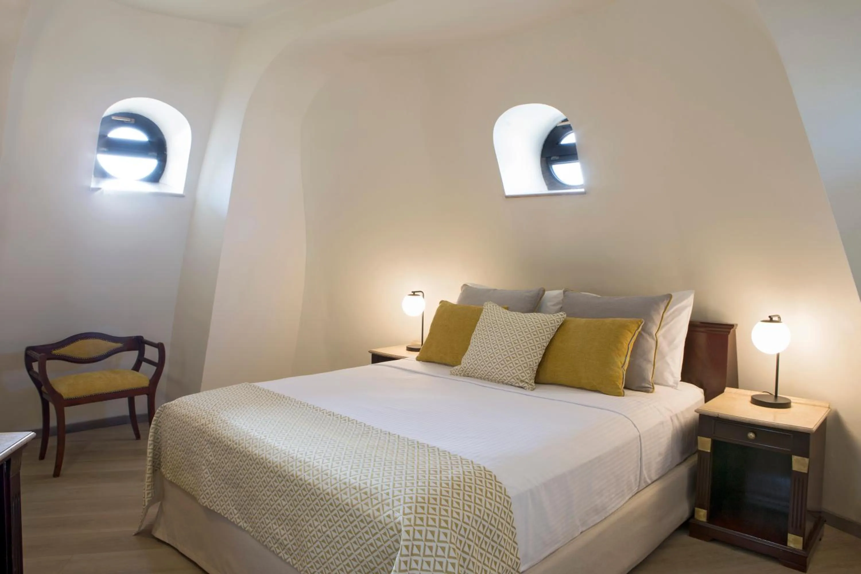 Bed in Zeus Essence Bucharest Venezia