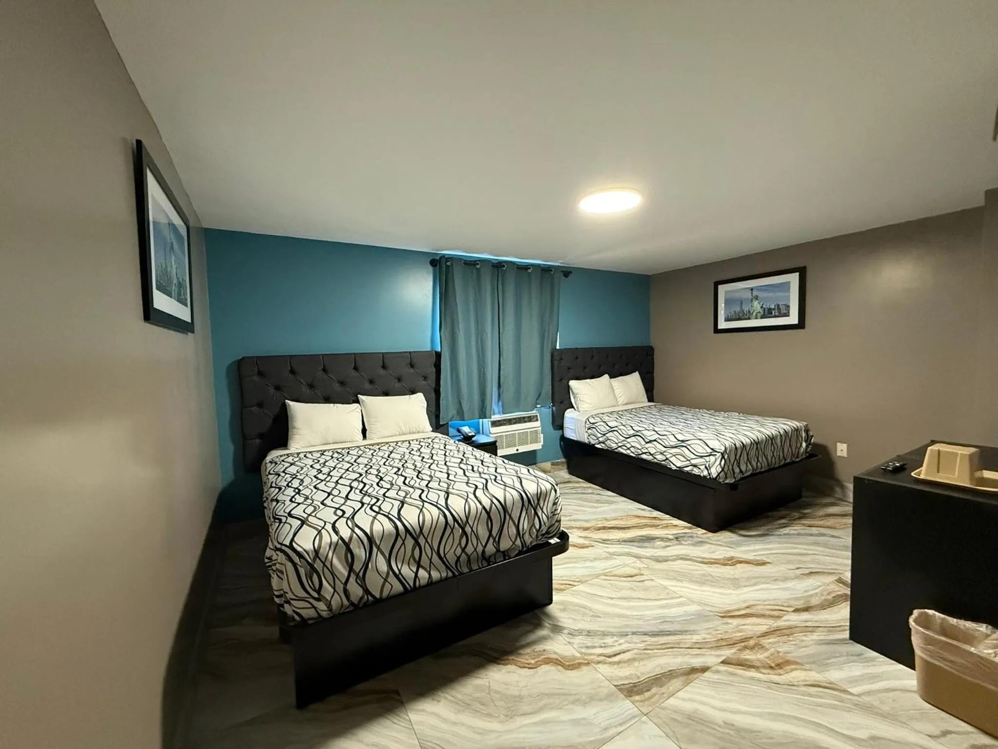 Bed in Beauty Rest Hotel