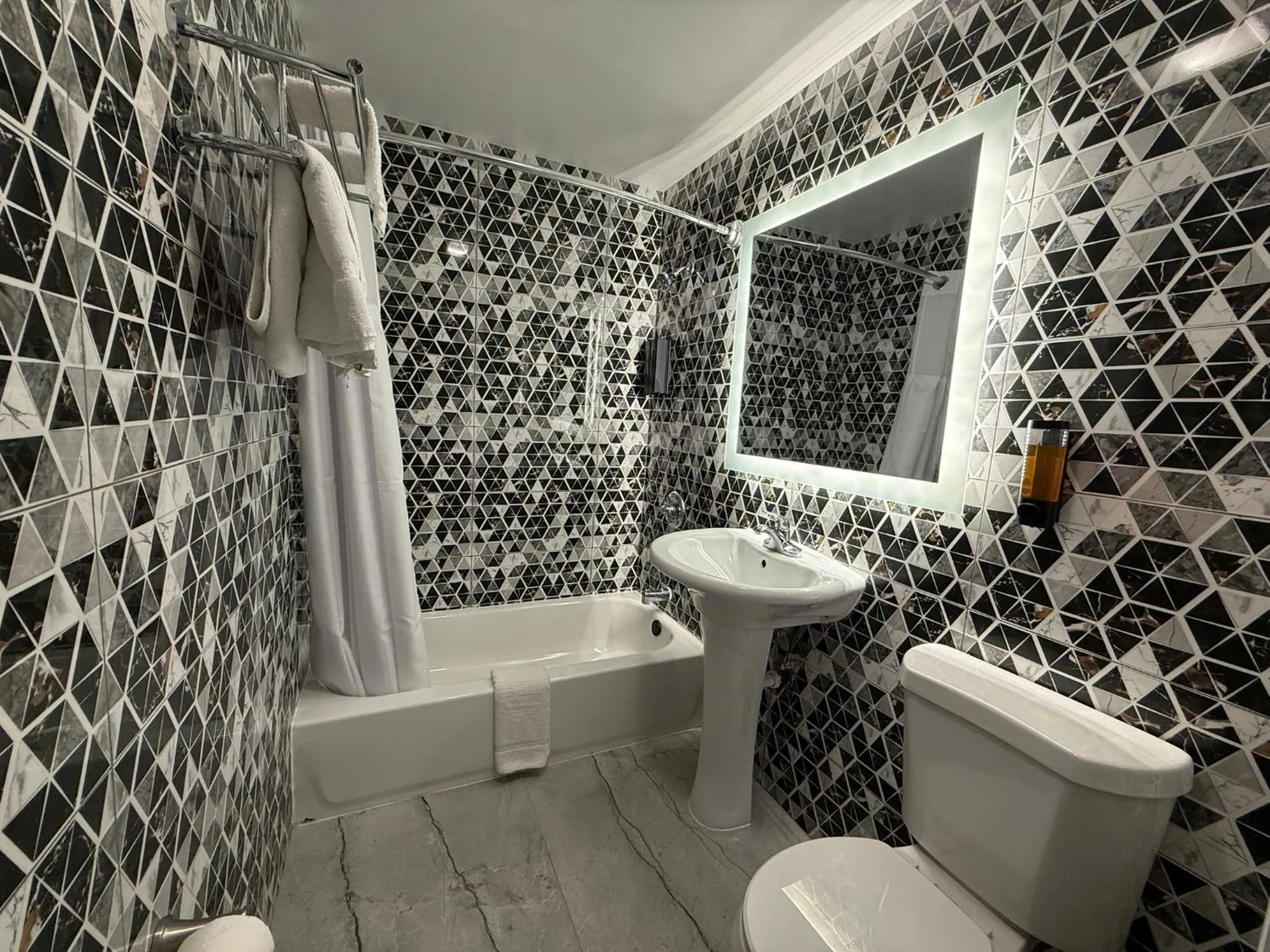 Shower in Beauty Rest Hotel