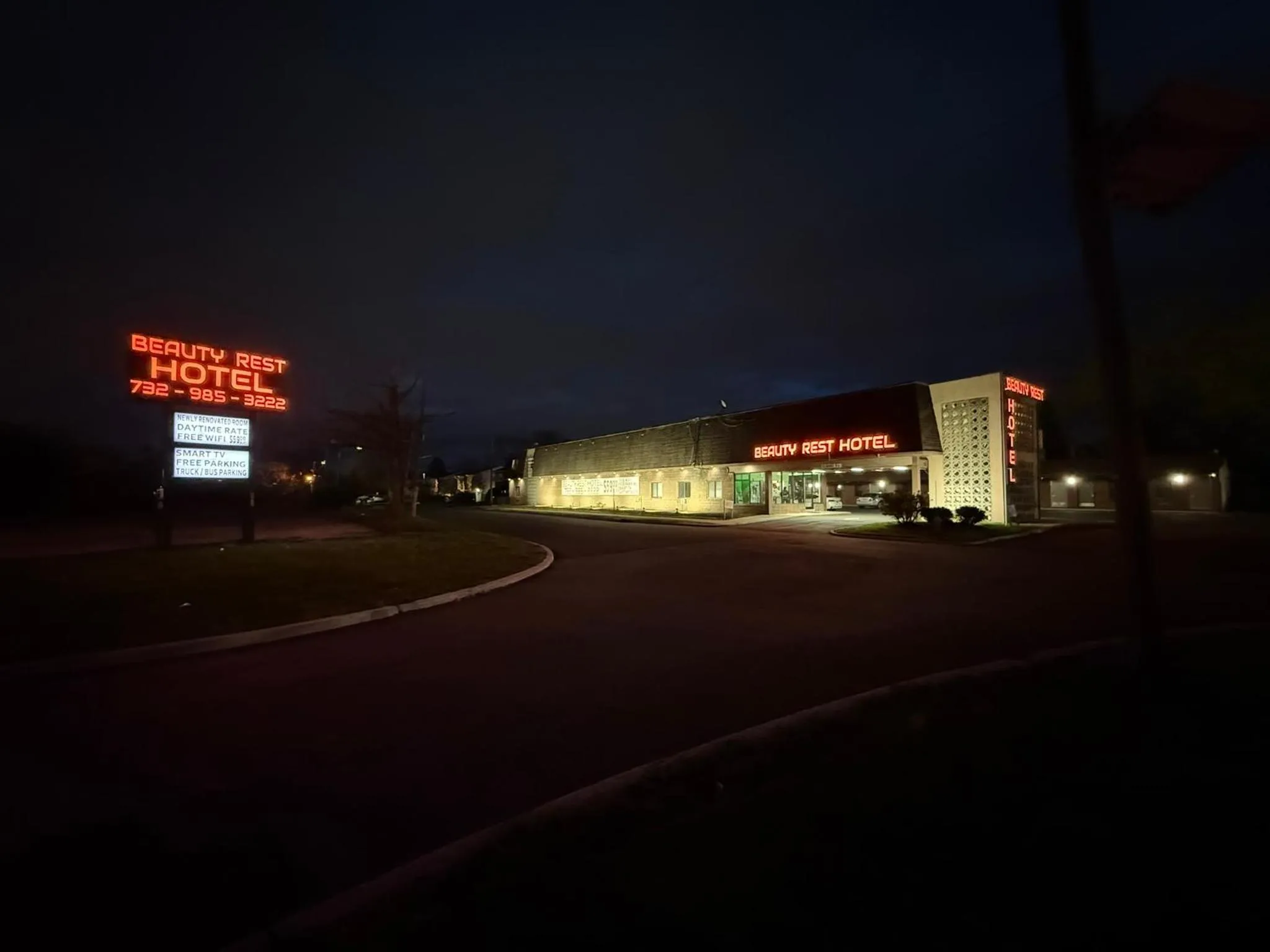 Property building in Beauty Rest Hotel